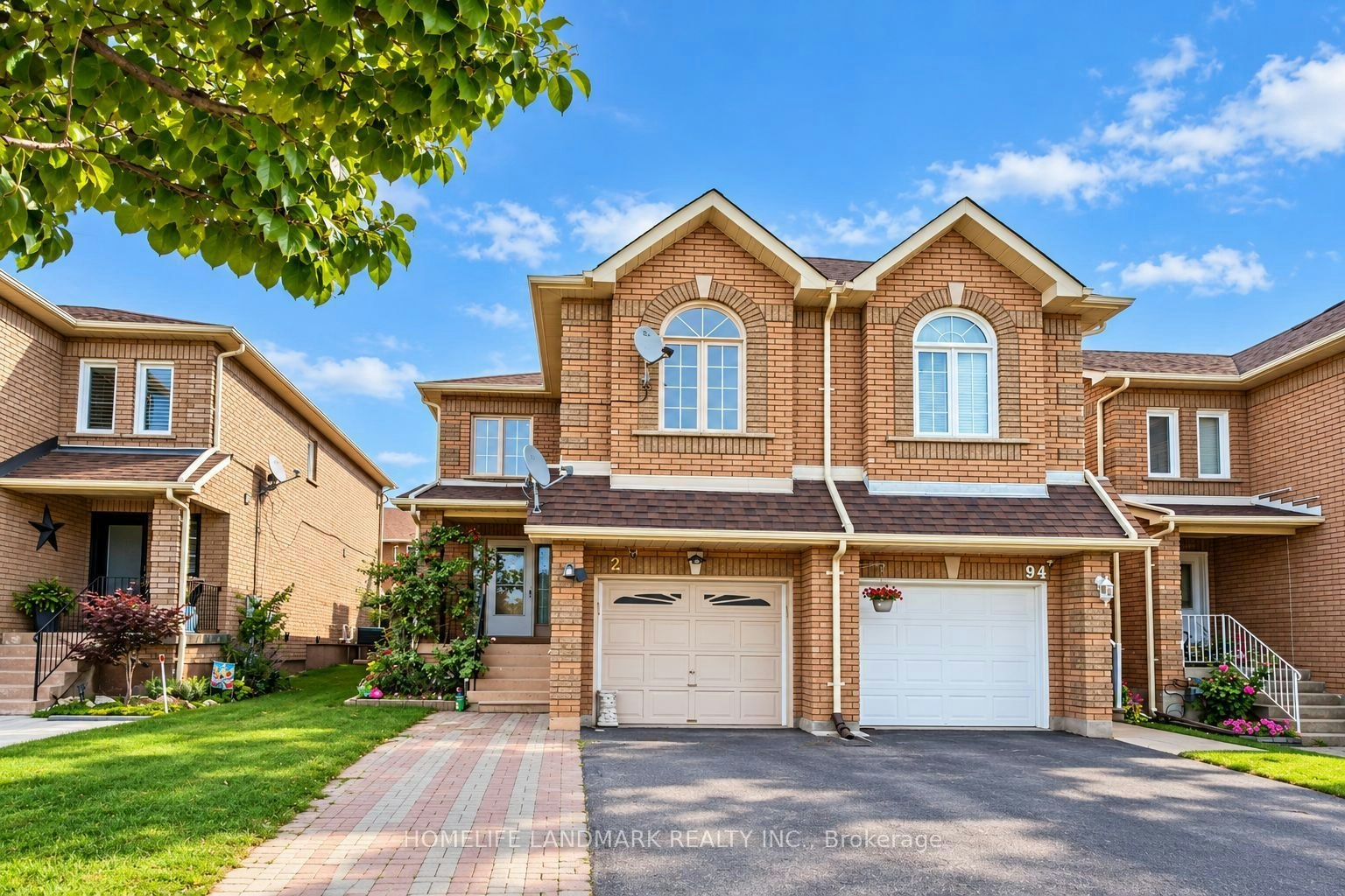 92 Denton Circle, Vaughan, ON, L6A 2N4