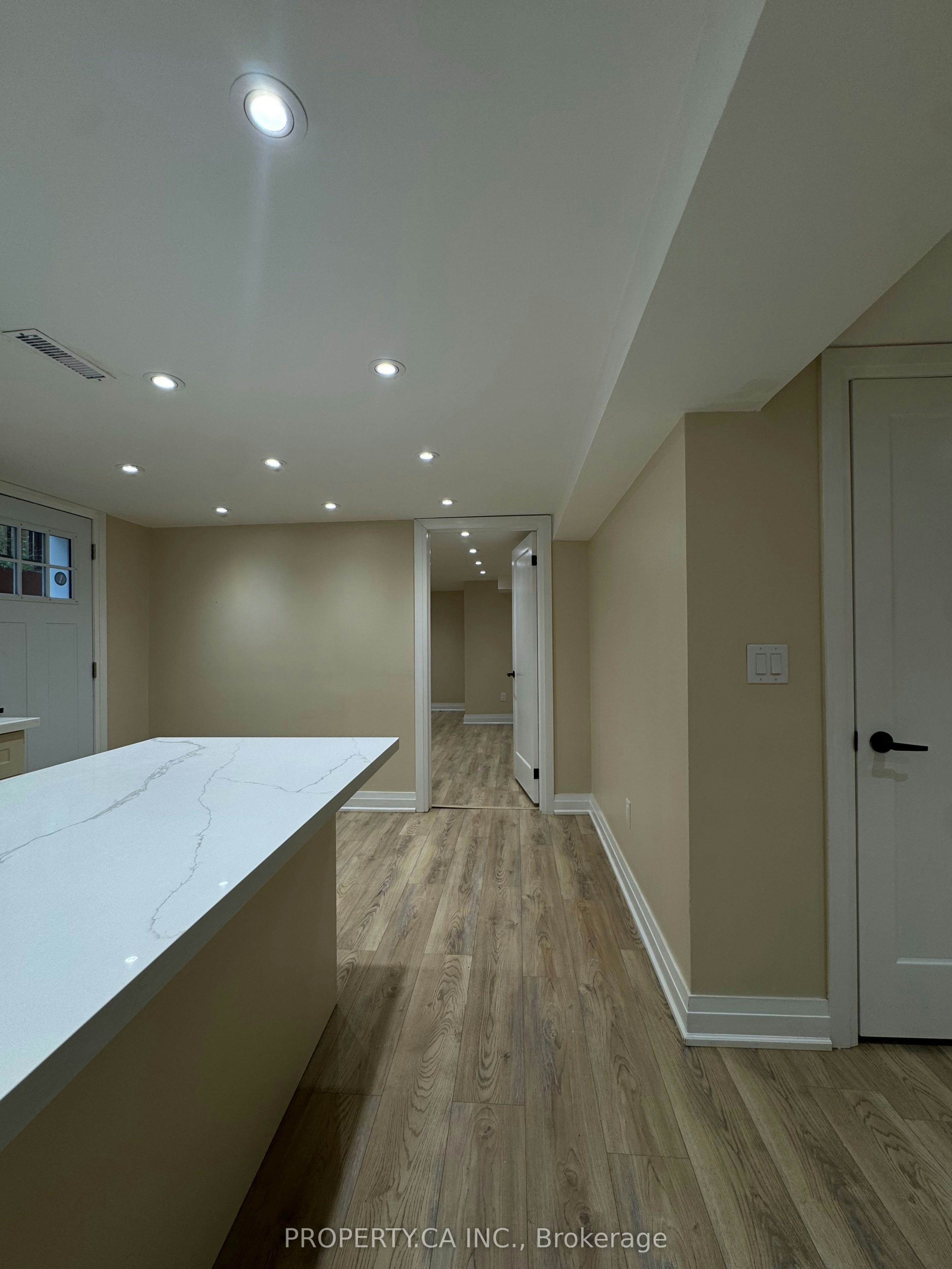 Lower-746 Leslie Valley Drive, Newmarket, ON, L3Y 7J3 - 11