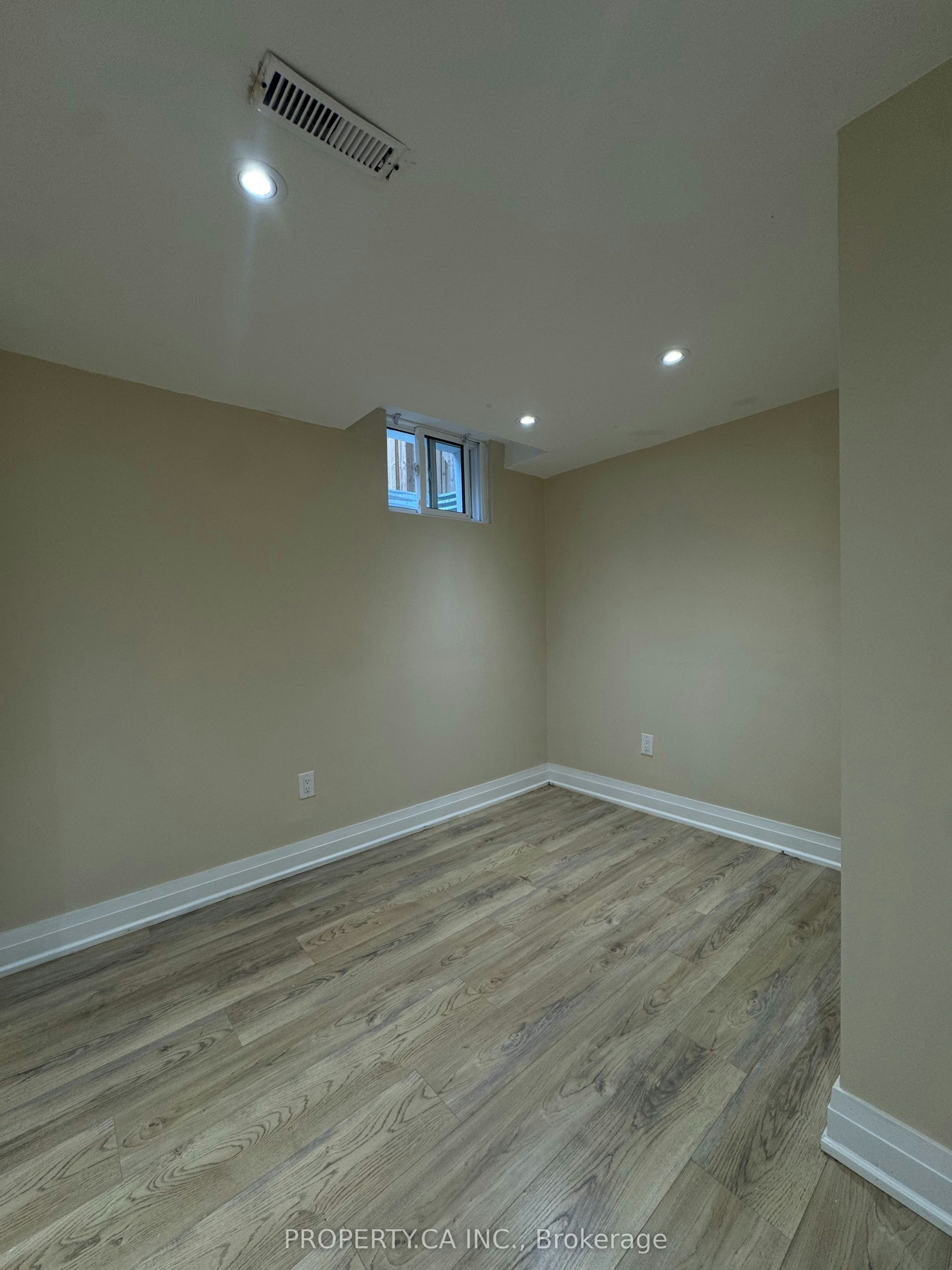 Lower-746 Leslie Valley Drive, Newmarket, ON, L3Y 7J3 - 25