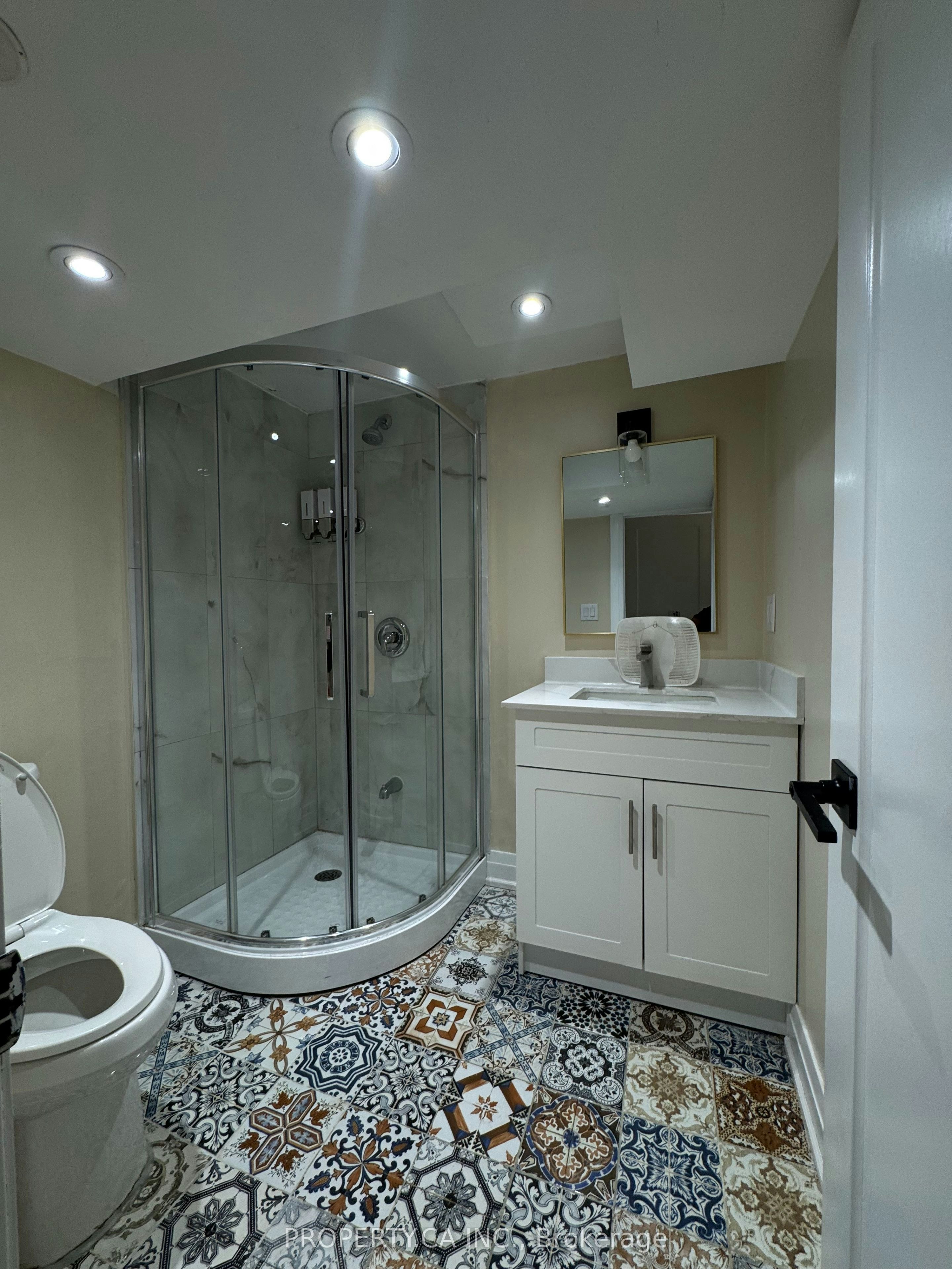 Lower-746 Leslie Valley Drive, Newmarket, ON, L3Y 7J3 - 17