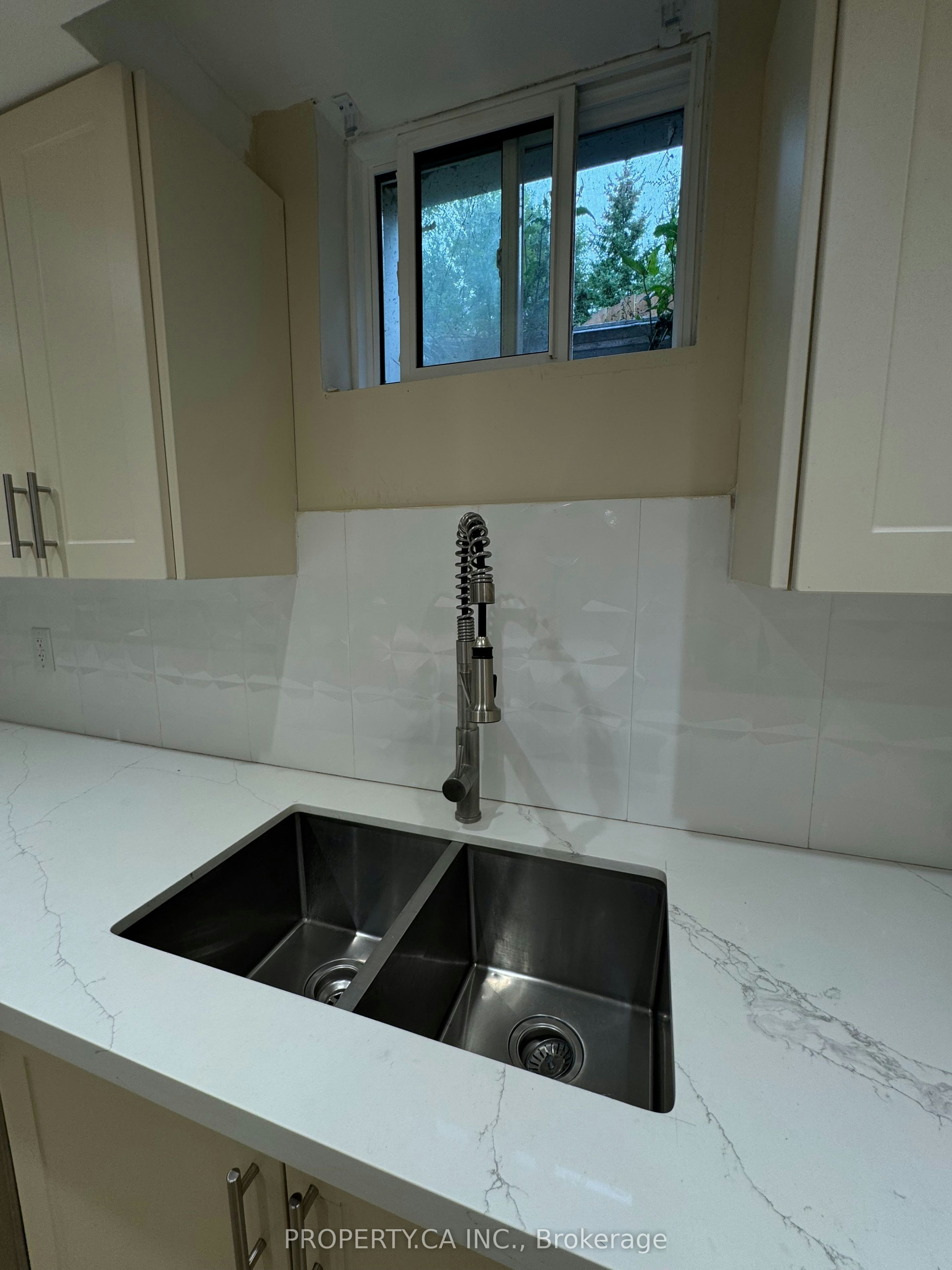 Lower-746 Leslie Valley Drive, Newmarket, ON, L3Y 7J3 - 5