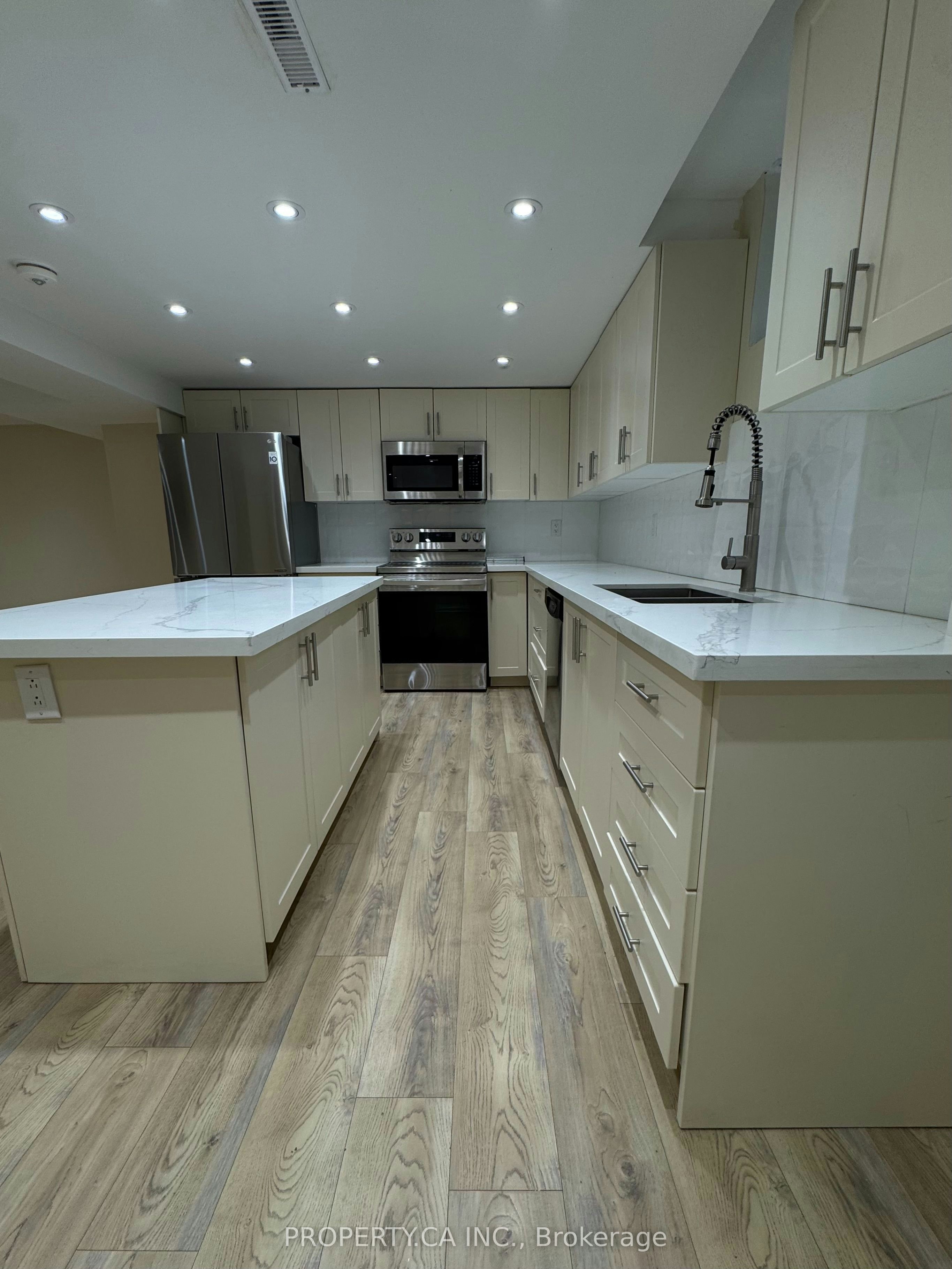 Lower-746 Leslie Valley Drive, Newmarket, ON, L3Y 7J3 - 7