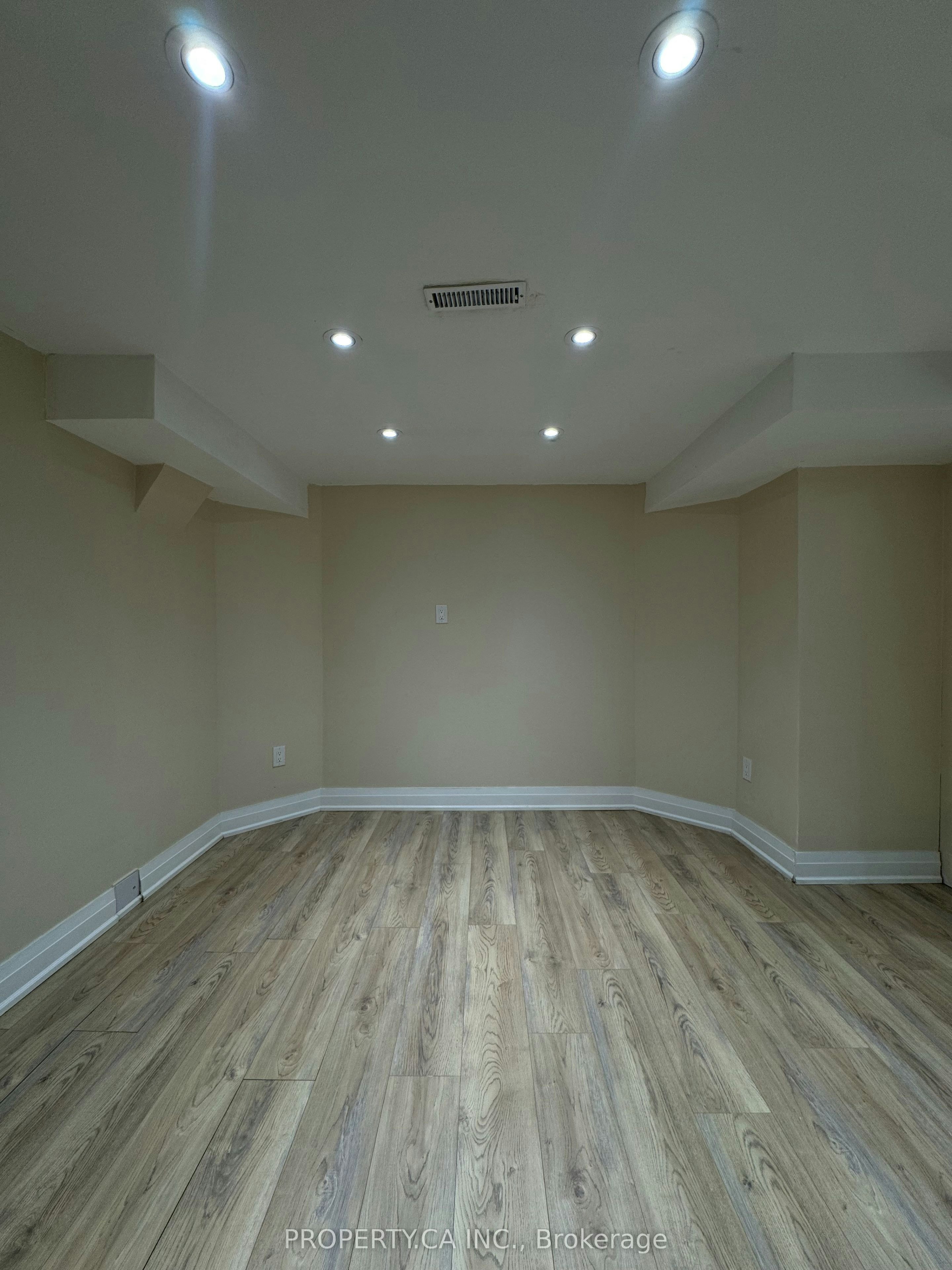 Lower-746 Leslie Valley Drive, Newmarket, ON, L3Y 7J3 - 21