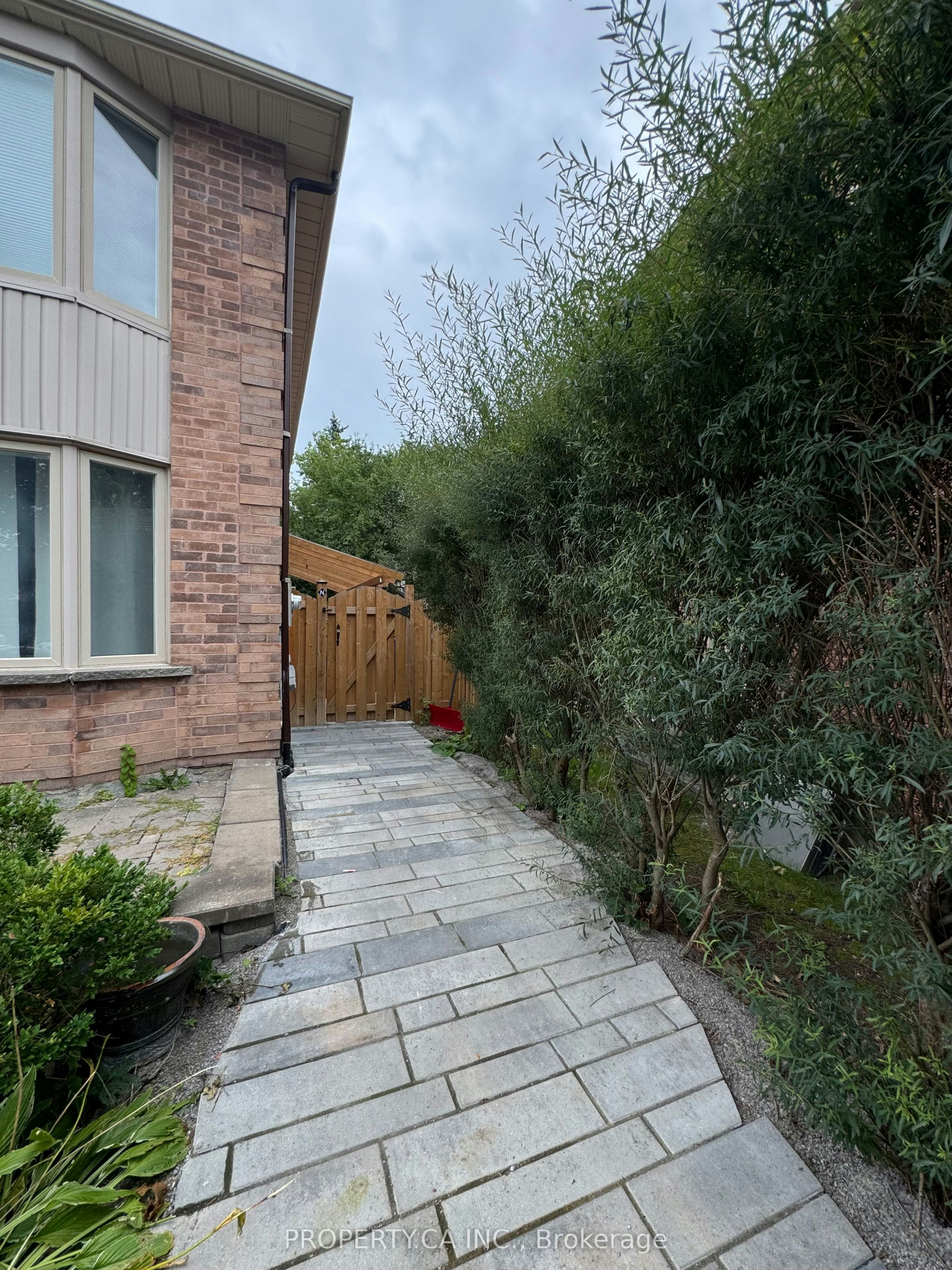 Lower-746 Leslie Valley Drive, Newmarket, ON, L3Y 7J3 - 35