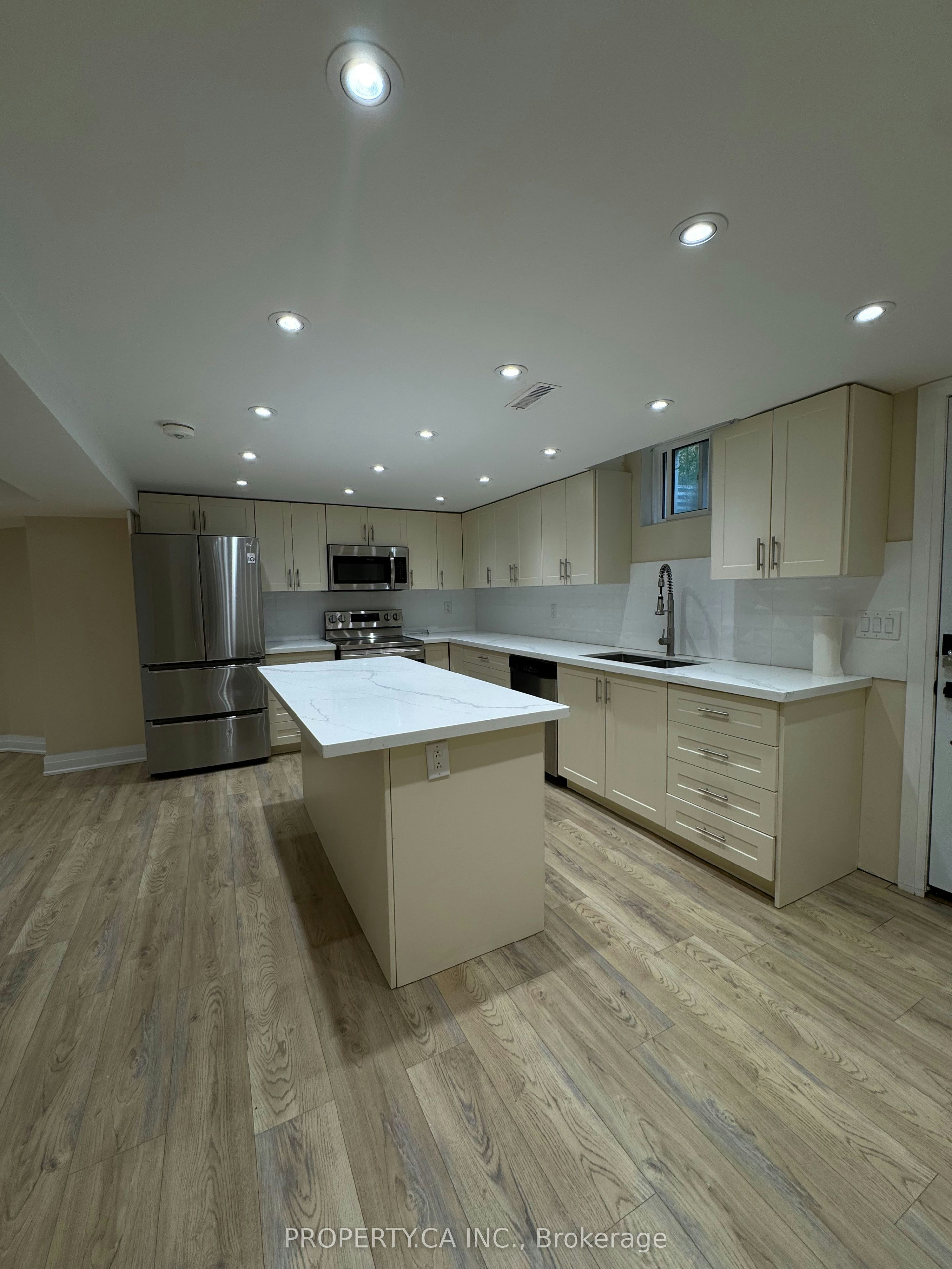 Lower-746 Leslie Valley Drive, Newmarket, ON, L3Y 7J3 - 3