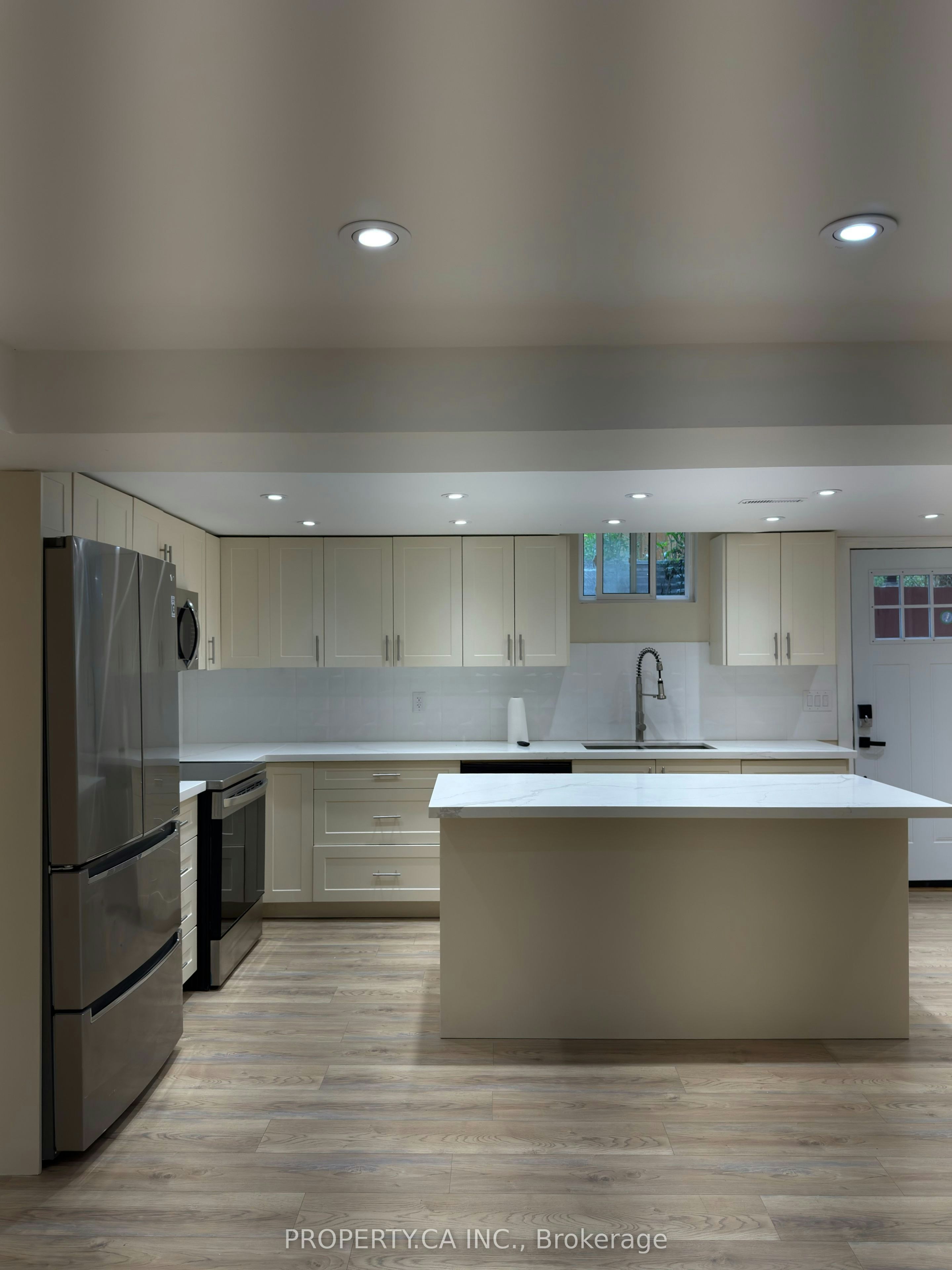 Lower-746 Leslie Valley Drive, Newmarket, ON, L3Y 7J3 - 2
