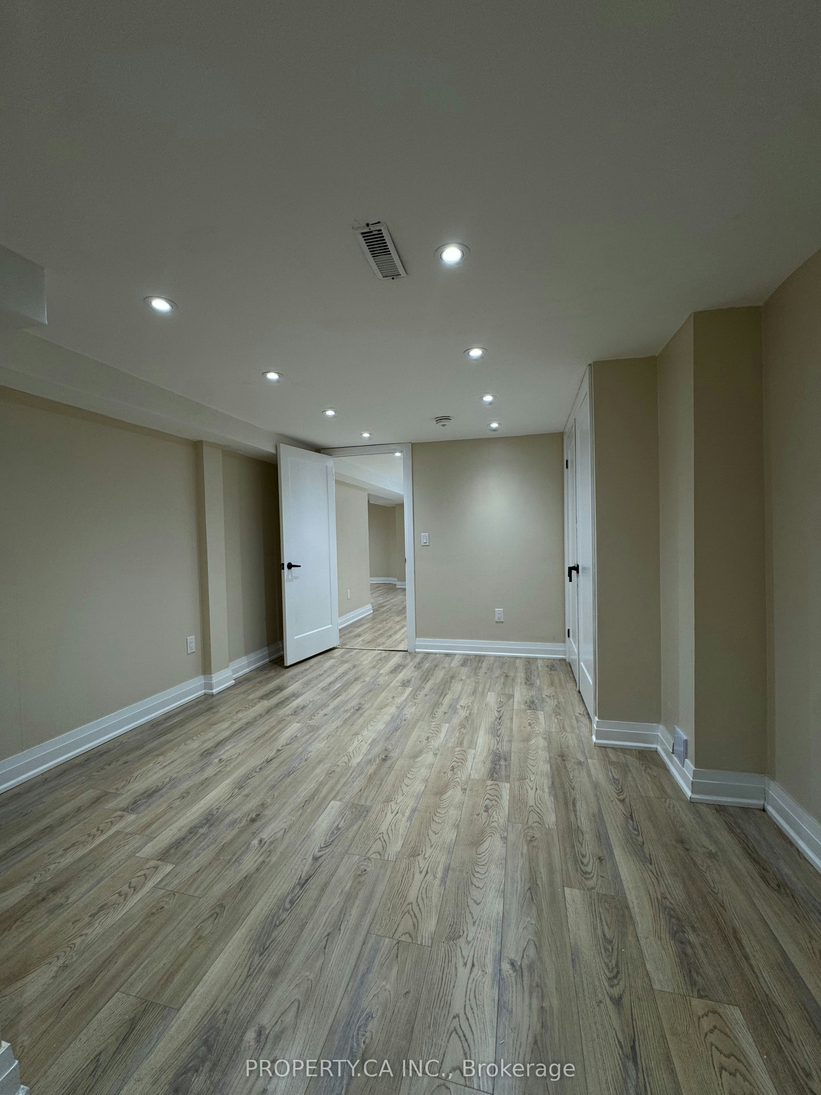 Lower-746 Leslie Valley Drive, Newmarket, ON, L3Y 7J3 - 28