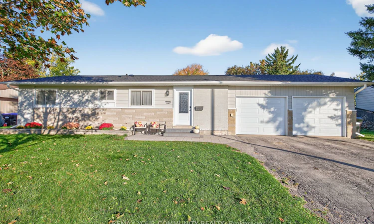 239 Sunset Crescent