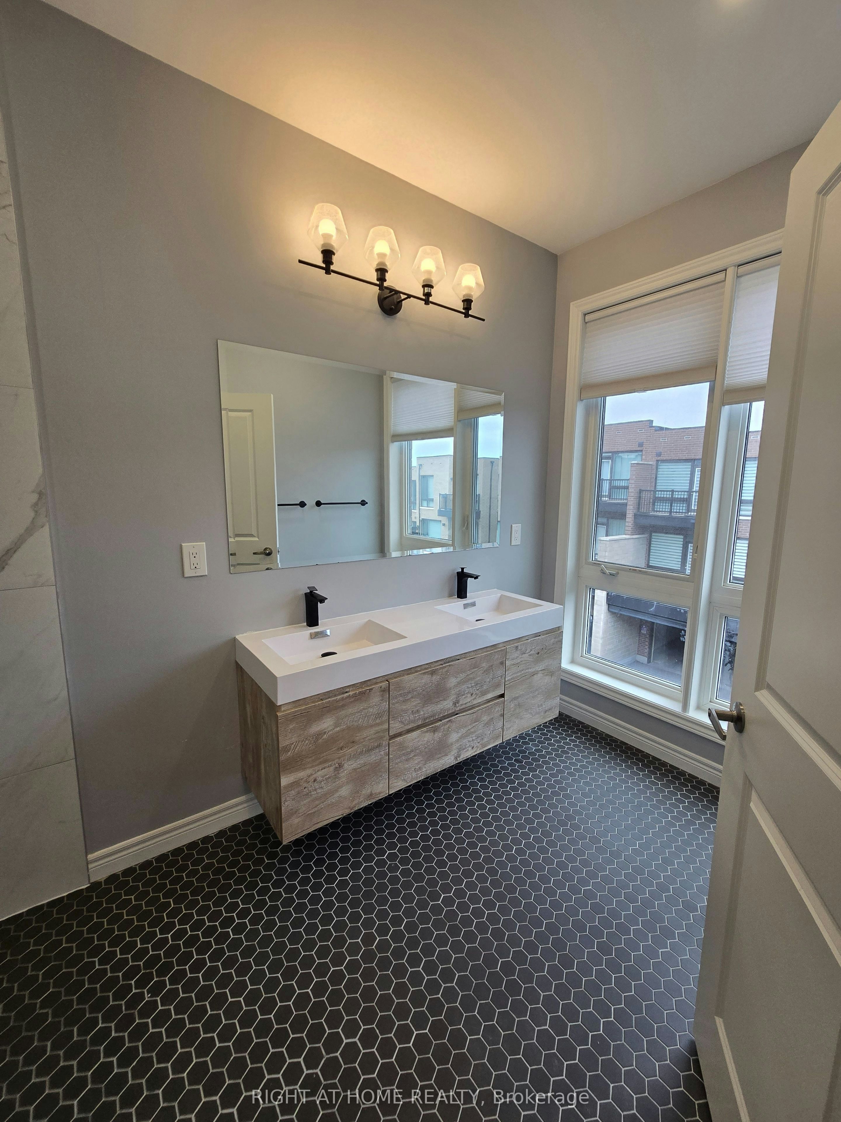 14 Concetta Conte Avenue, Markham, ON, L6C 0Z5 - 28