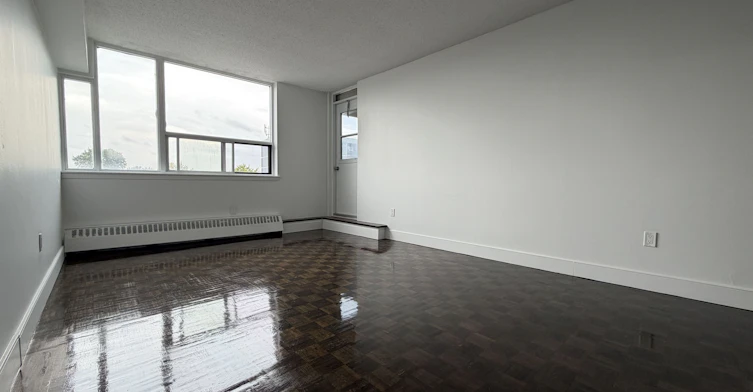 515-145 Wellington Street W, Aurora, ON, L4G 2N9 - 4