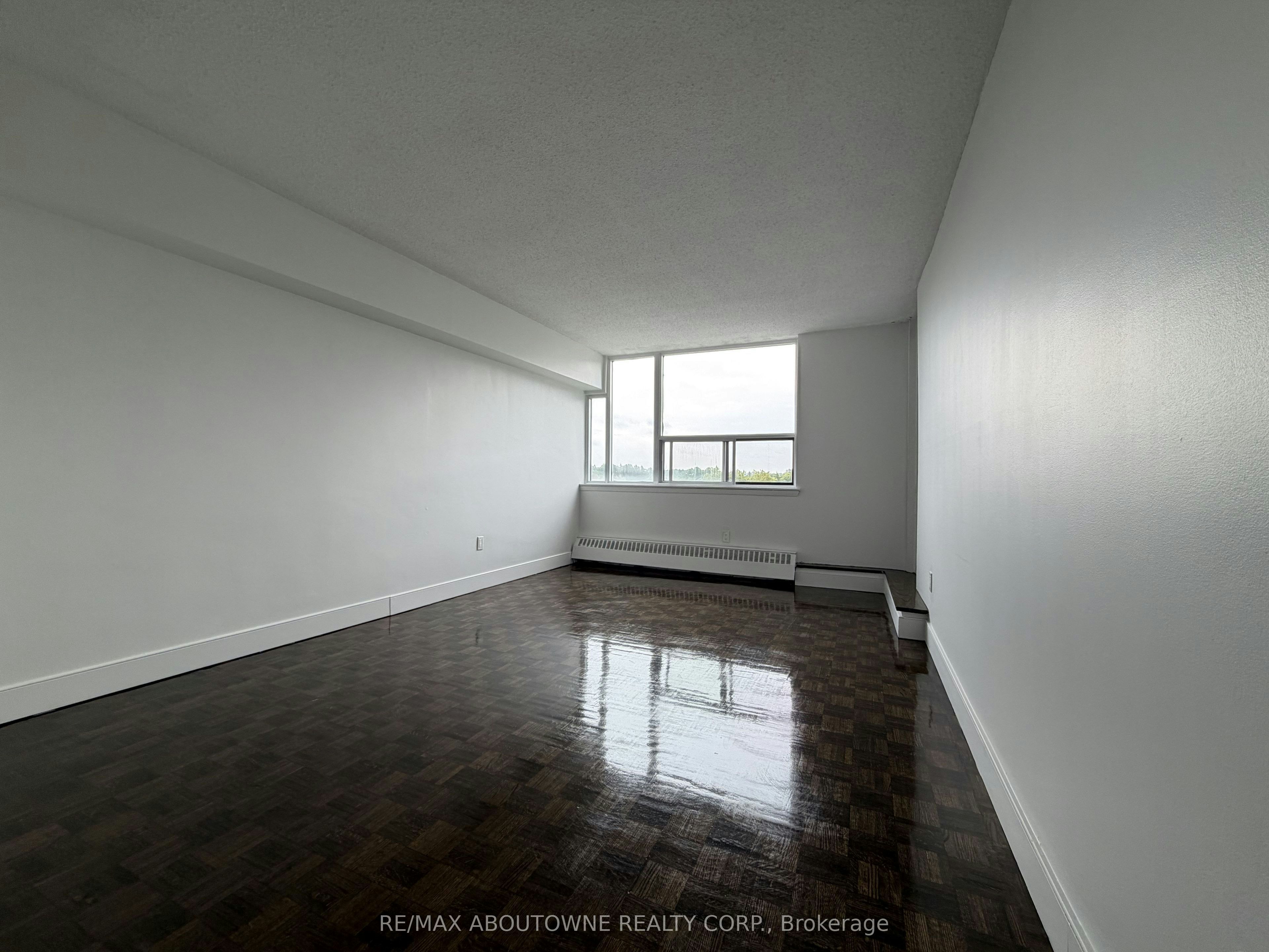 515-145 Wellington Street W, Aurora, ON, L4G 2N9 - 3