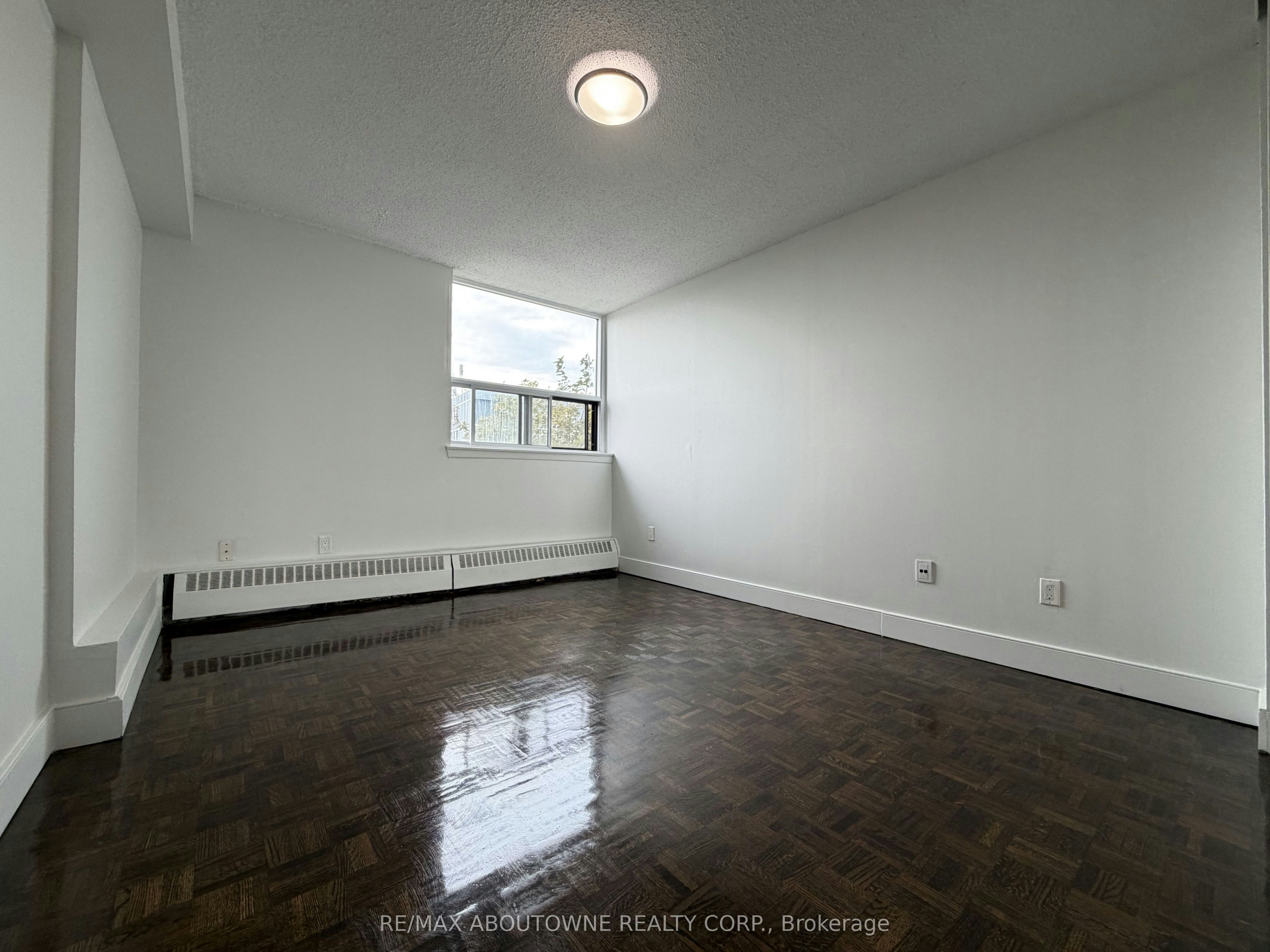 515-145 Wellington Street W, Aurora, ON, L4G 2N9 - 8