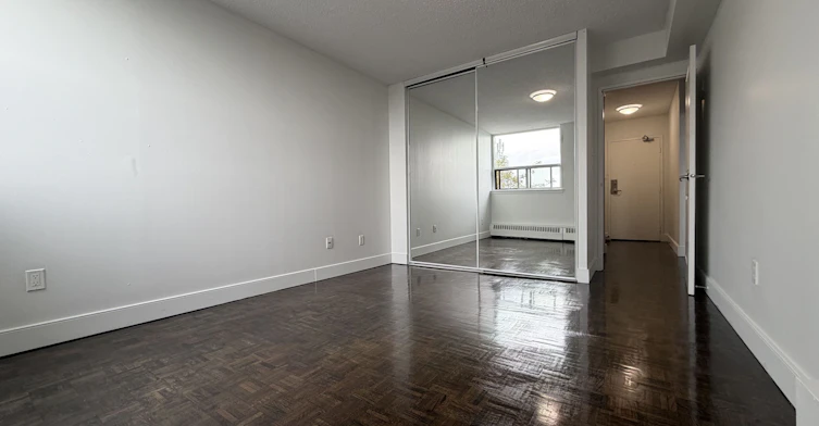 515-145 Wellington Street W, Aurora, ON, L4G 2N9 - 9