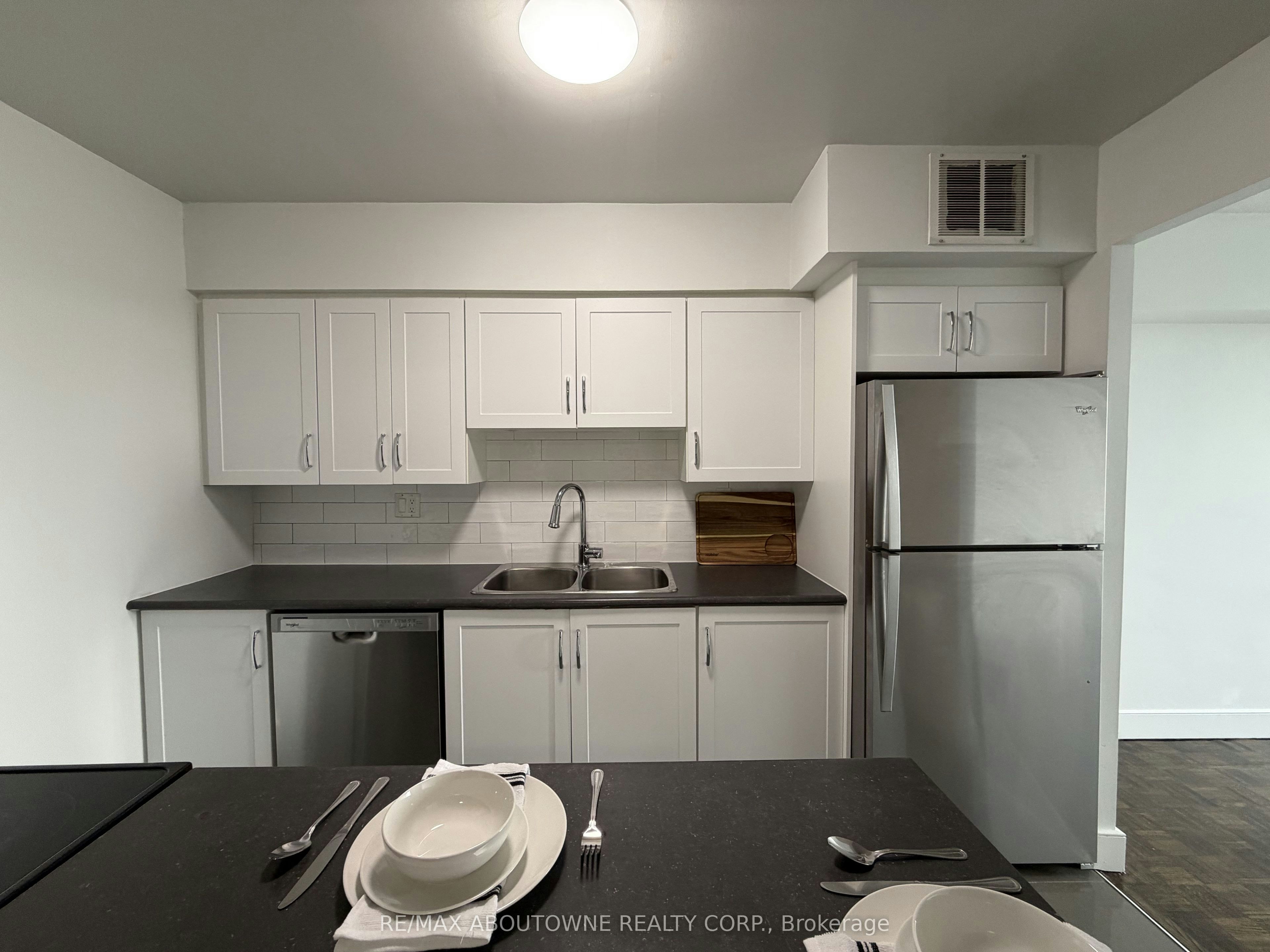515-145 Wellington Street W, Aurora, ON, L4G 2N9 - 6