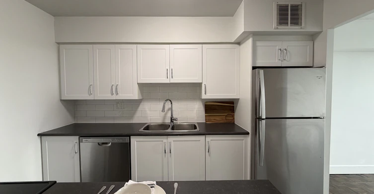 515-145 Wellington Street W, Aurora, ON, L4G 2N9 - 6