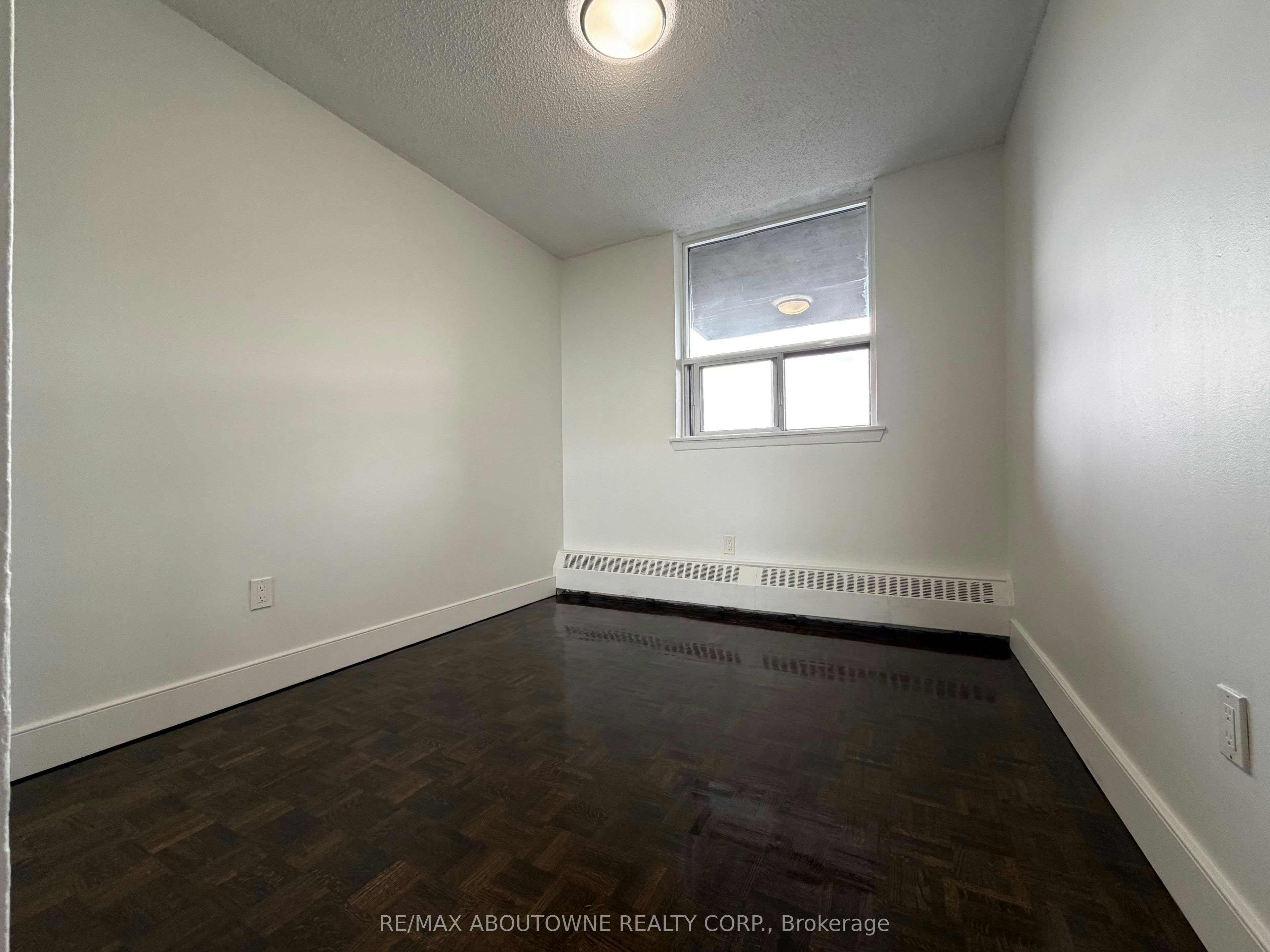 515-145 Wellington Street W, Aurora, ON, L4G 2N9 - 7