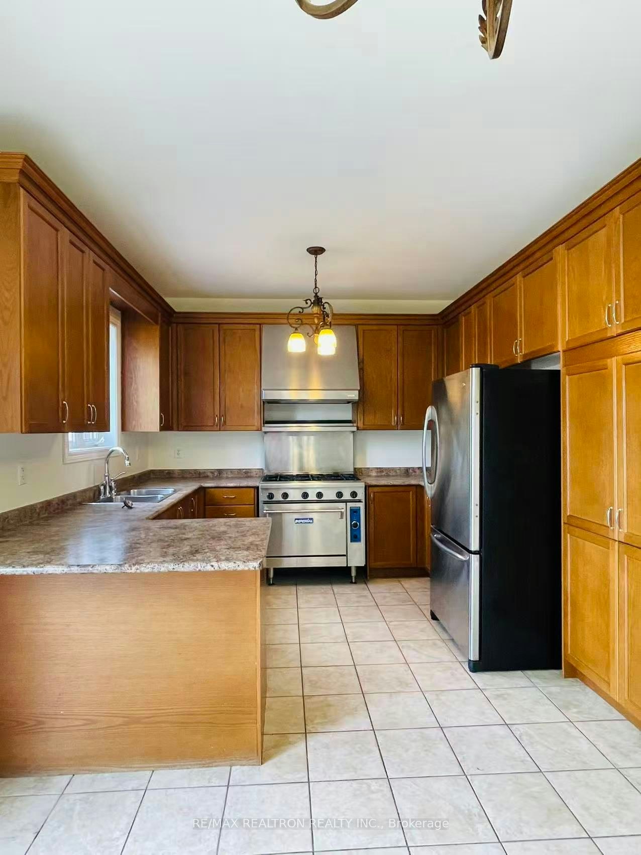 35 Basilica Drive, Vaughan, ON, L4H 3G4 2