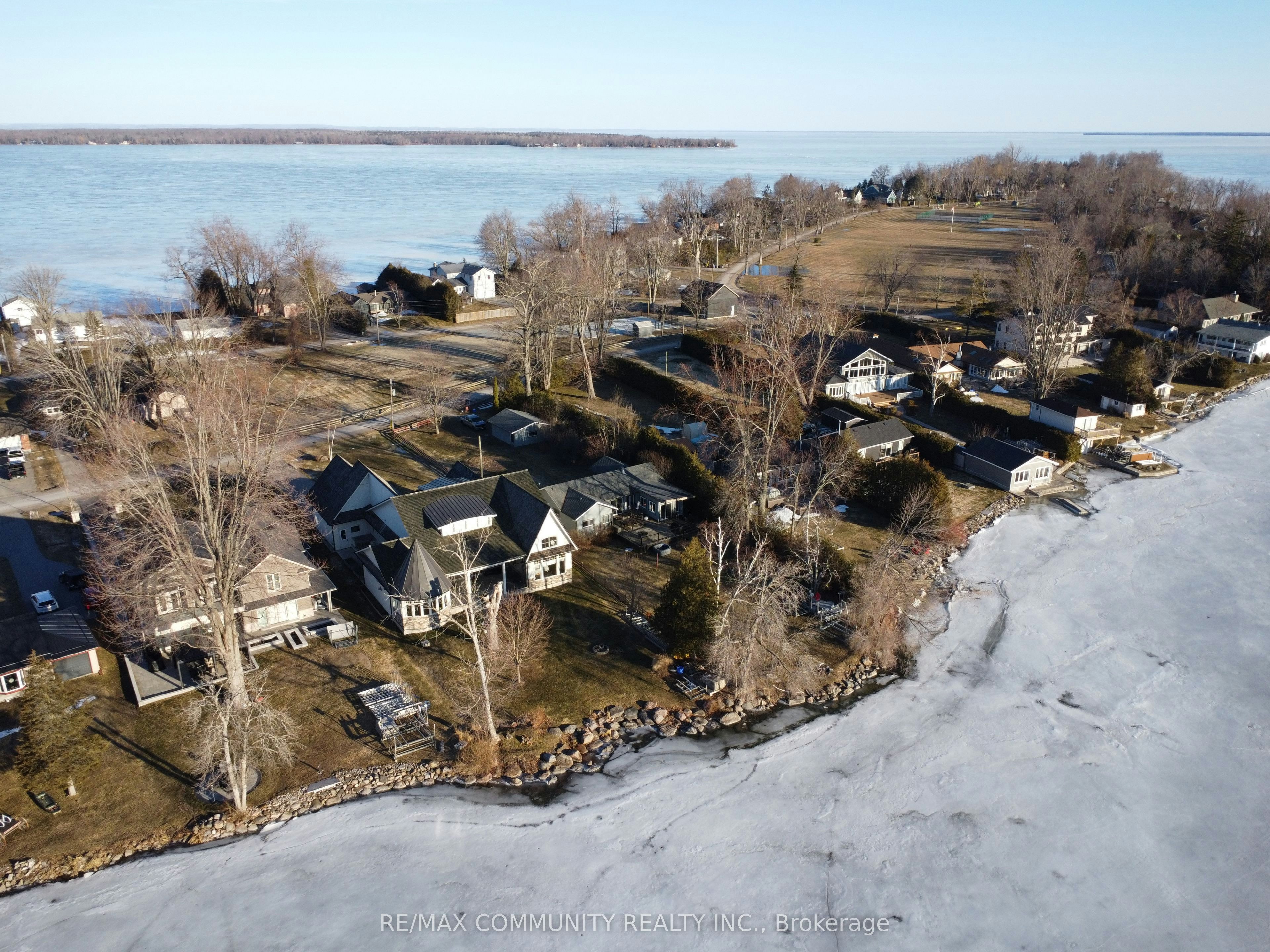 579 Duclos Point Road, Georgina, ON, L0E 1N0