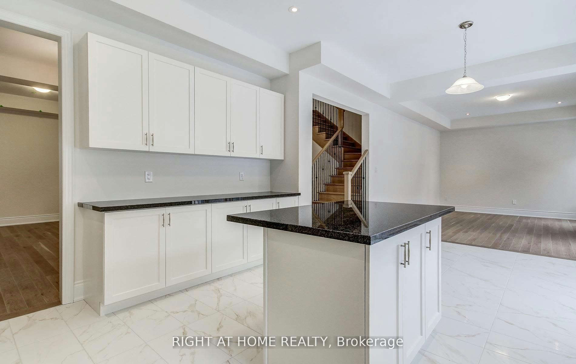51 Lorrain Hand Crescent, Georgina, ON, L4P 0T2 - 12