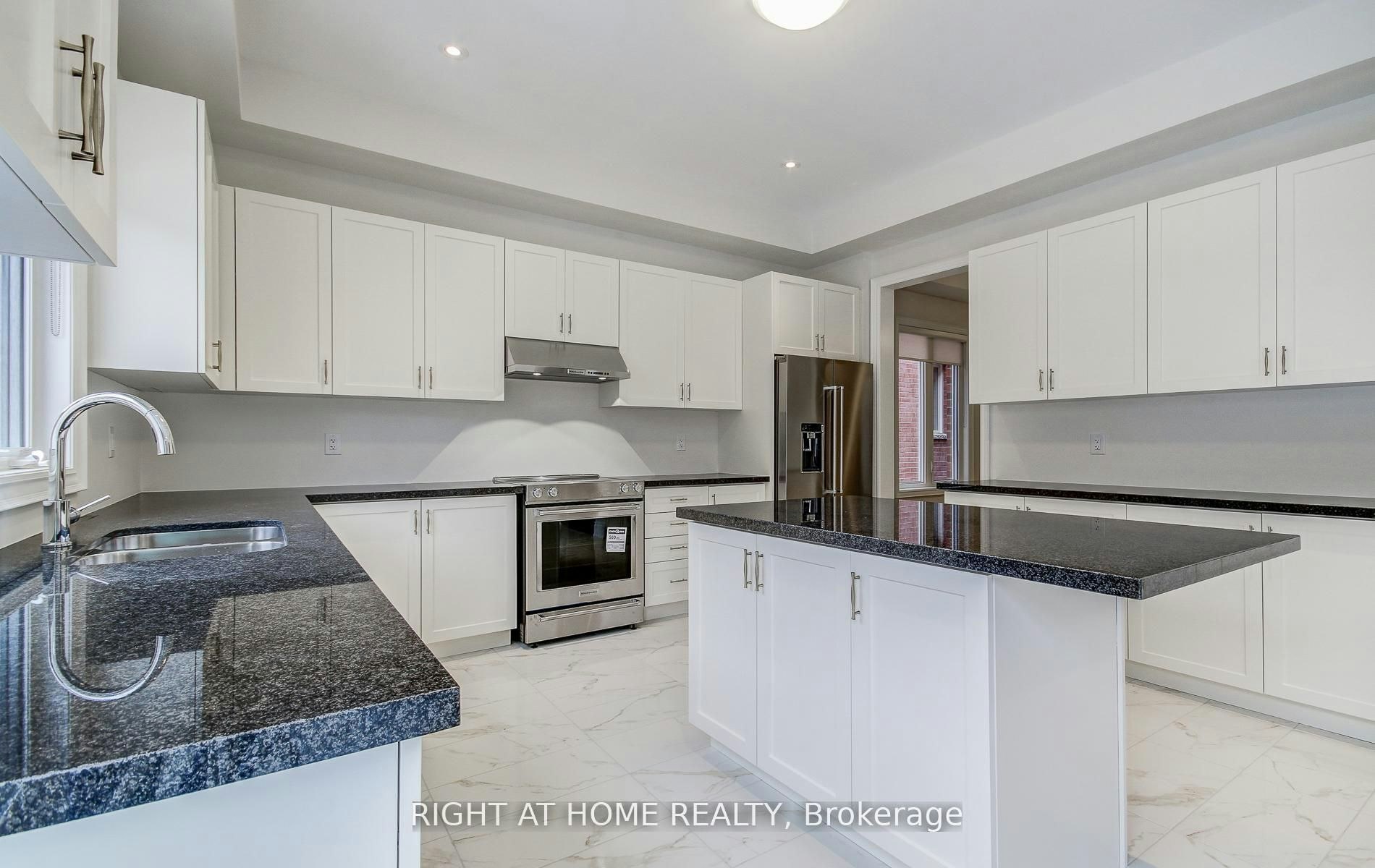 51 Lorrain Hand Crescent, Georgina, ON, L4P 0T2 - 14