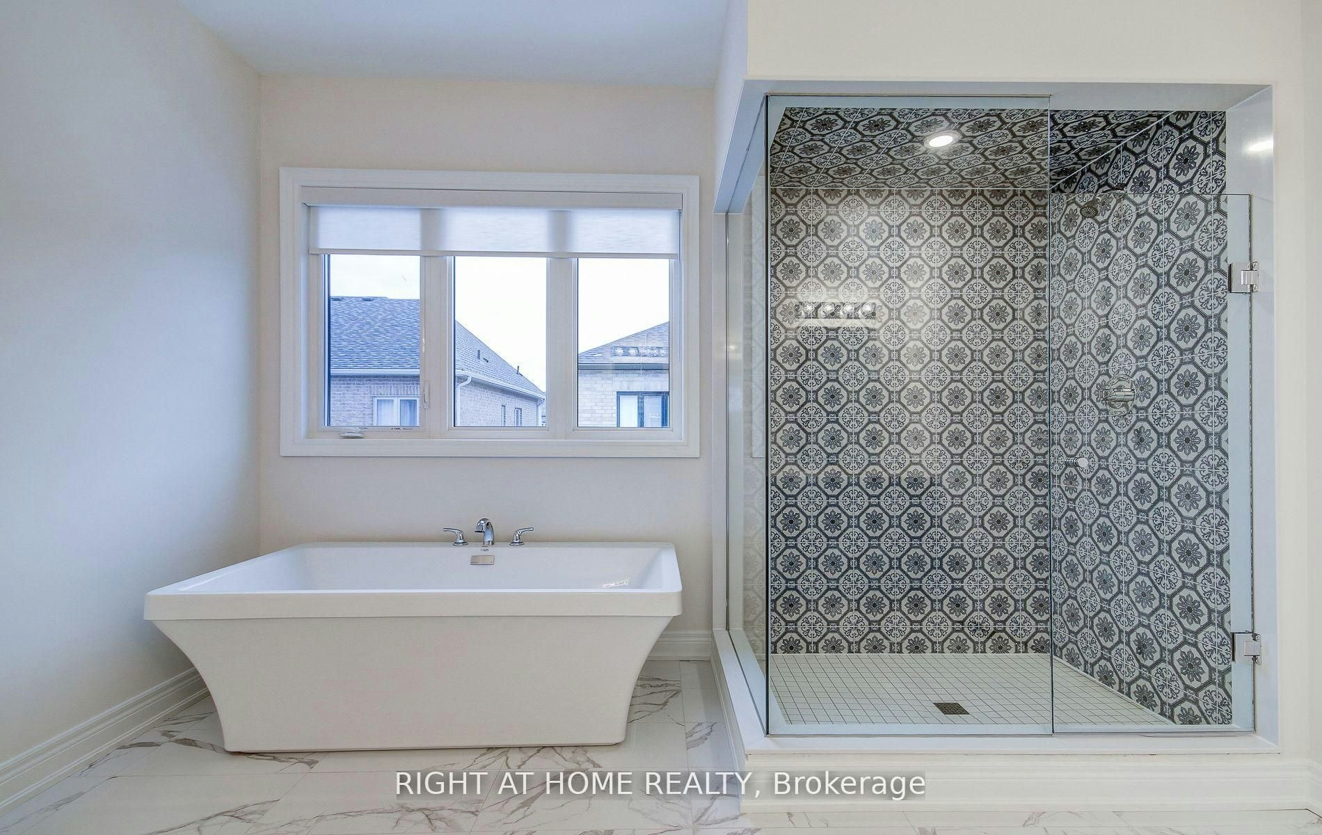 51 Lorrain Hand Crescent, Georgina, ON, L4P 0T2 - 46