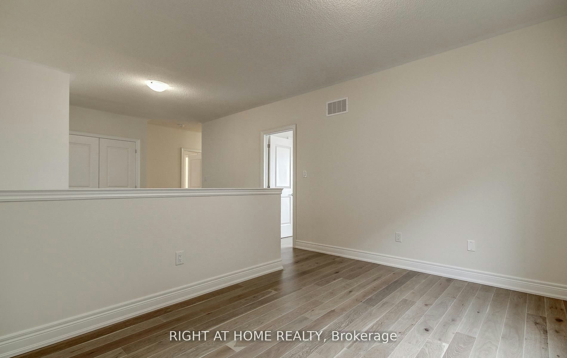 51 Lorrain Hand Crescent, Georgina, ON, L4P 0T2 - 23