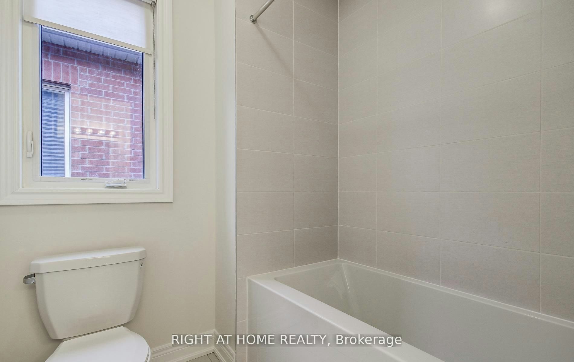 51 Lorrain Hand Crescent, Georgina, ON, L4P 0T2 - 34
