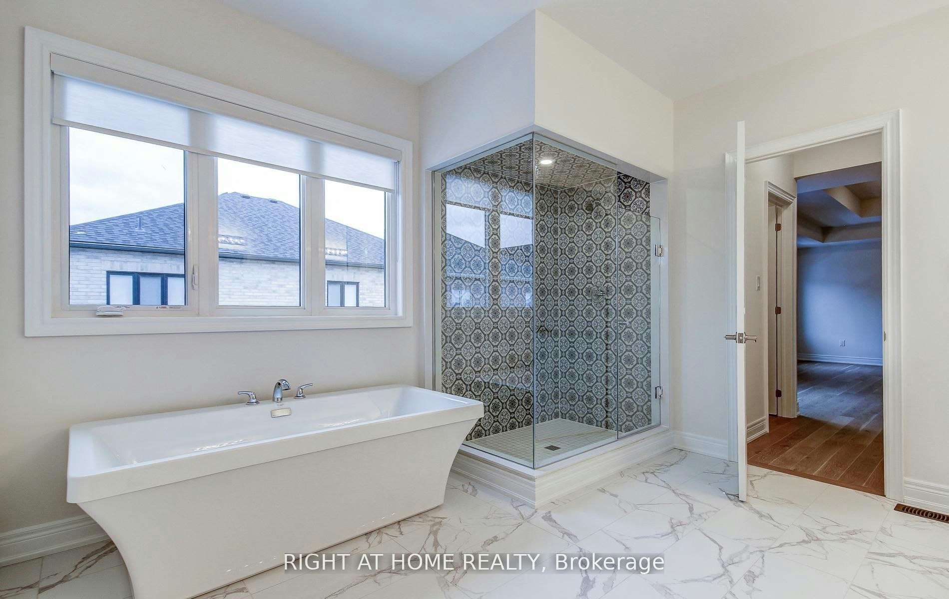 51 Lorrain Hand Crescent, Georgina, ON, L4P 0T2 - 47