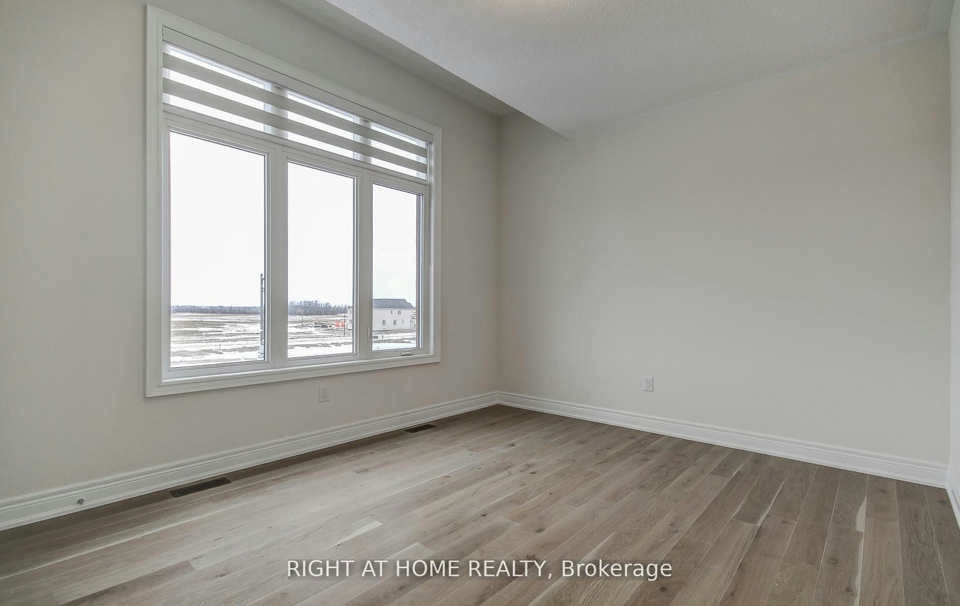 51 Lorrain Hand Crescent, Georgina, ON, L4P 0T2 - 25