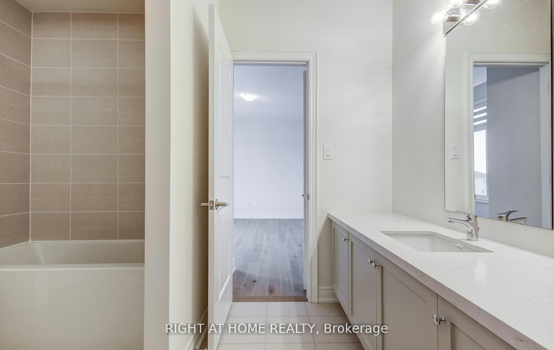51 Lorrain Hand Crescent, Georgina, ON, L4P 0T2 - 28