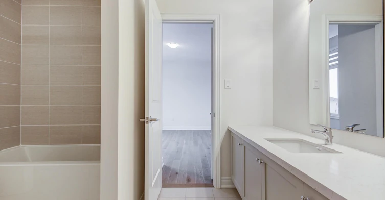 51 Lorrain Hand Crescent, Georgina, ON, L4P 0T2 - 28