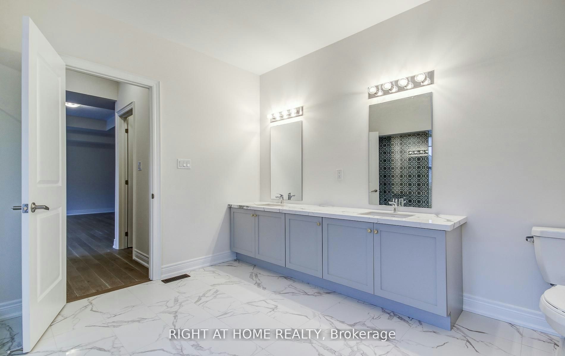 51 Lorrain Hand Crescent, Georgina, ON, L4P 0T2 - 48