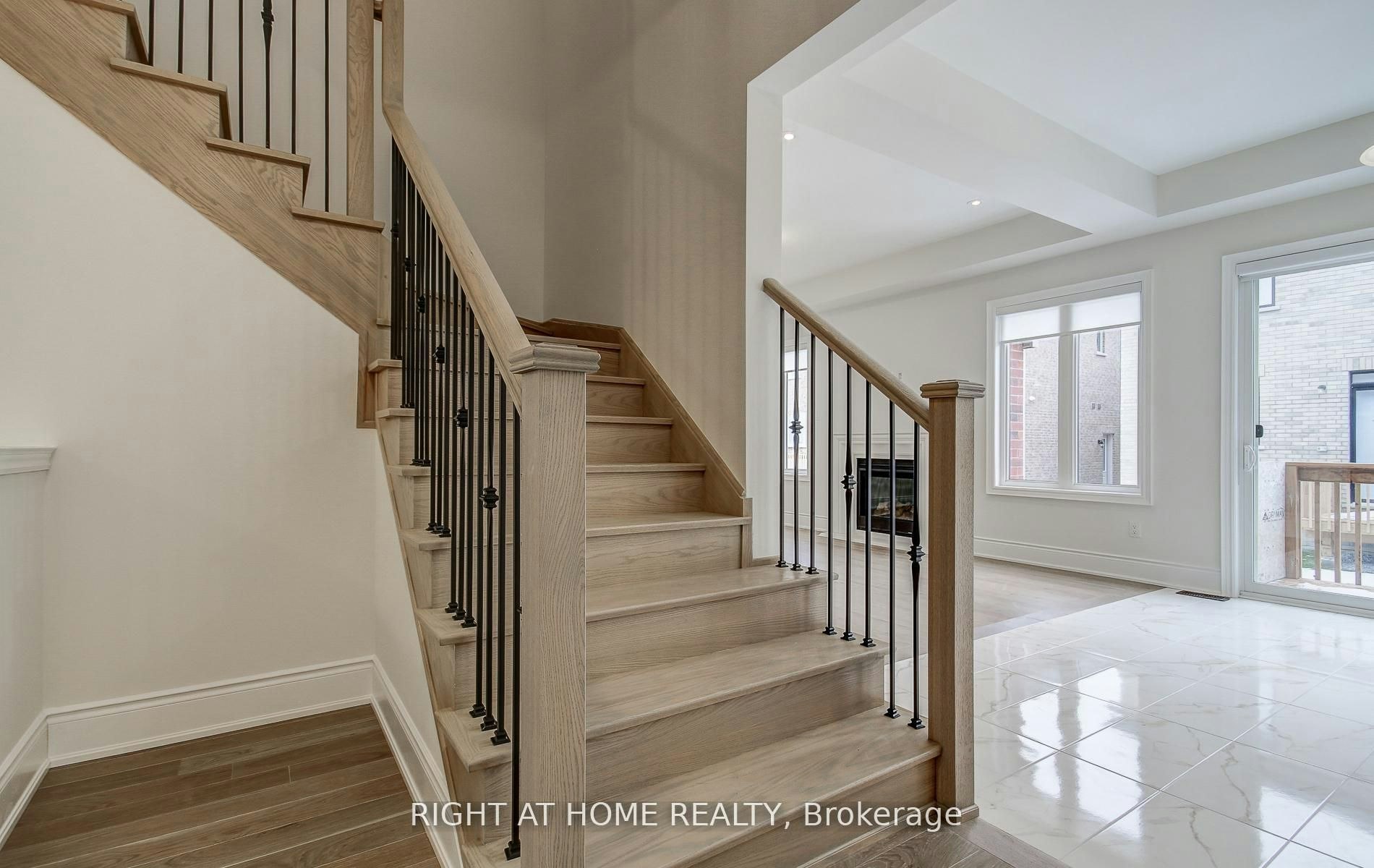 51 Lorrain Hand Crescent, Georgina, ON, L4P 0T2 - 21