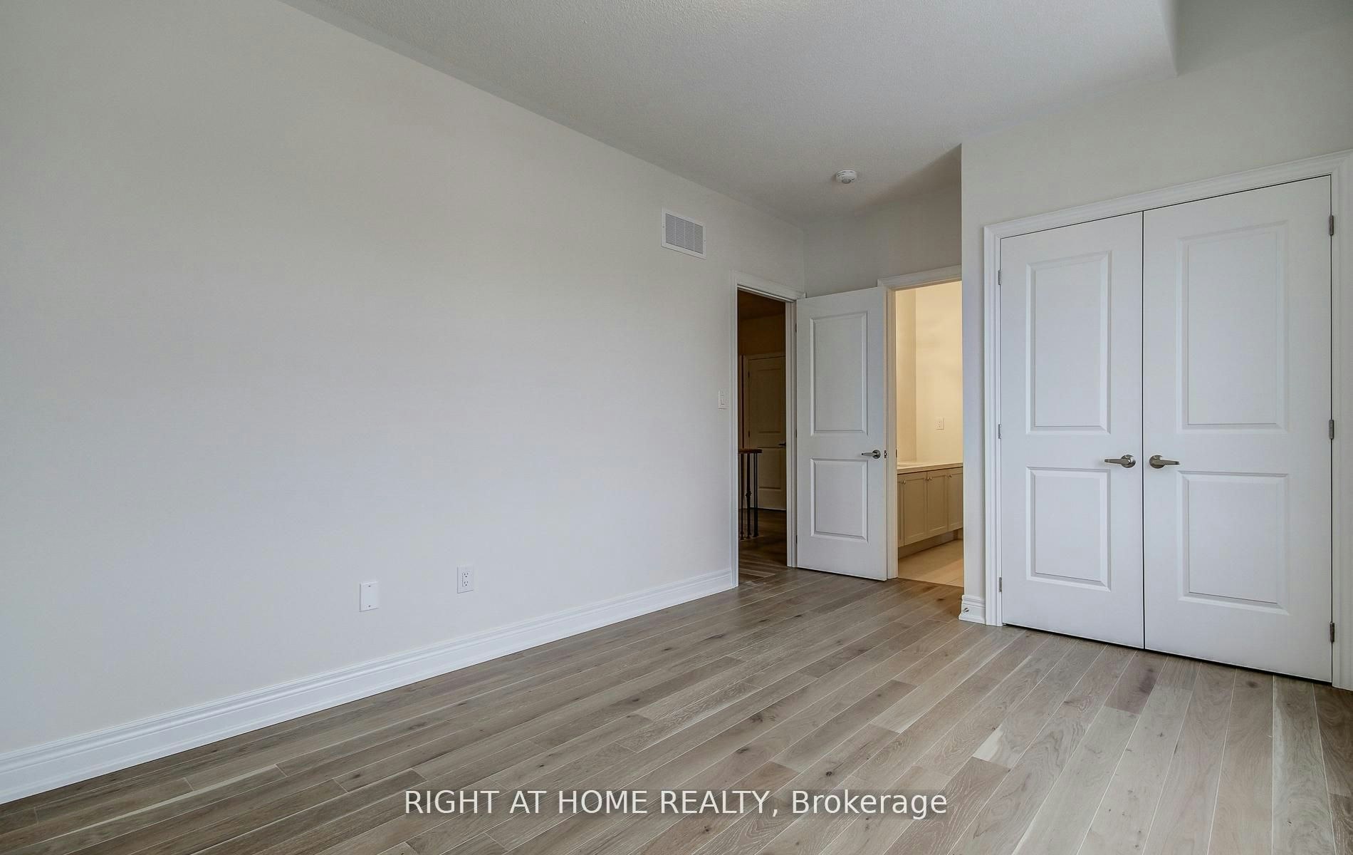 51 Lorrain Hand Crescent, Georgina, ON, L4P 0T2 - 27