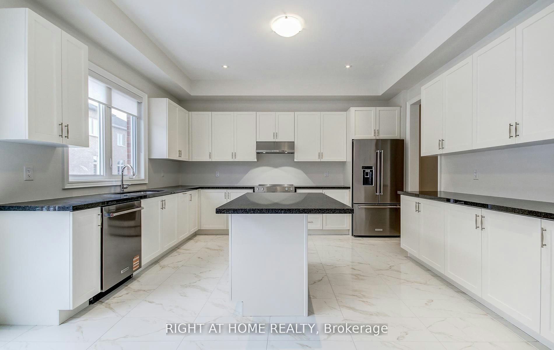 51 Lorrain Hand Crescent, Georgina, ON, L4P 0T2 - 15