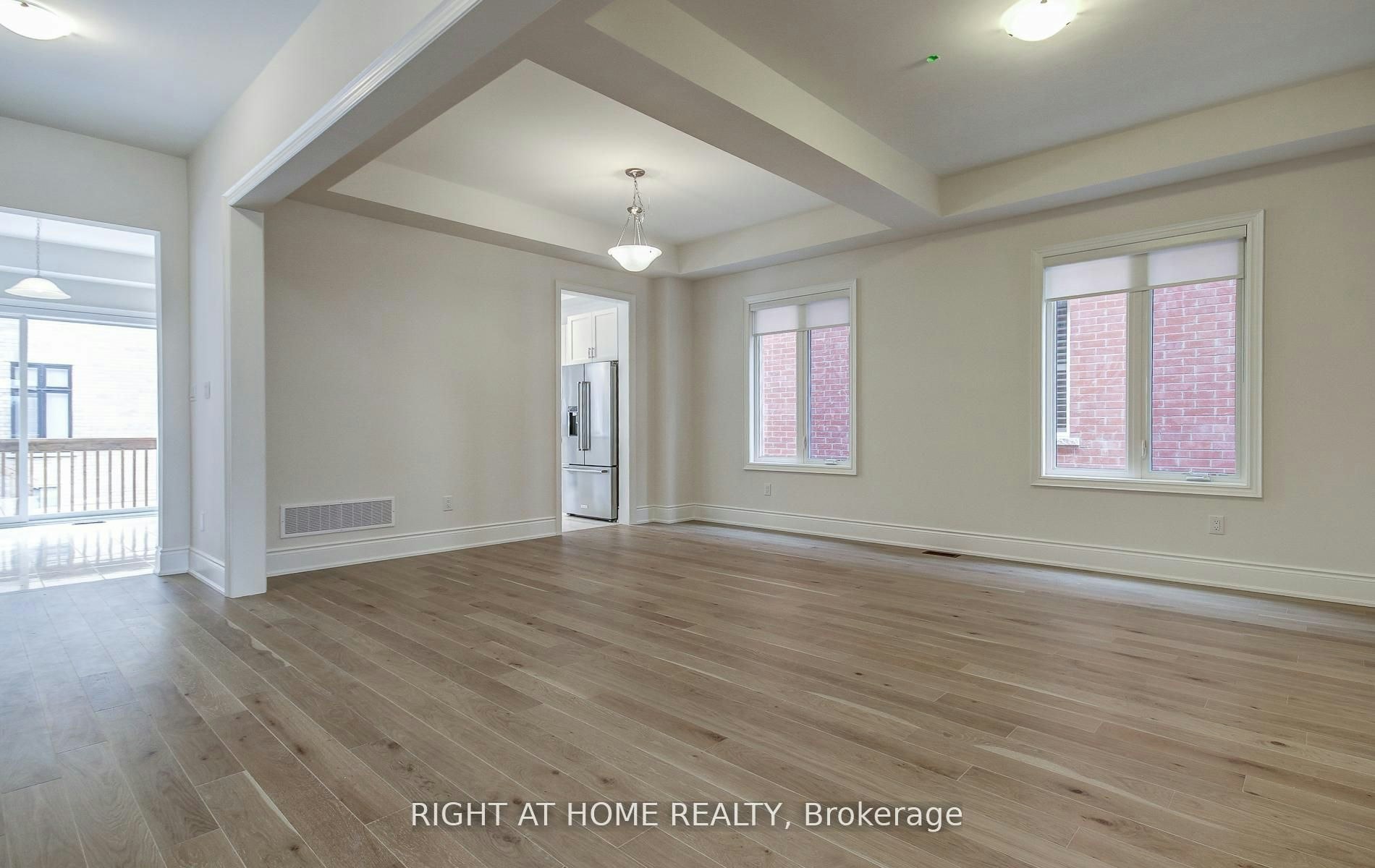 51 Lorrain Hand Crescent, Georgina, ON, L4P 0T2 - 7