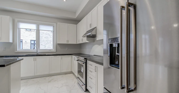 51 Lorrain Hand Crescent, Georgina, ON, L4P 0T2 - 9