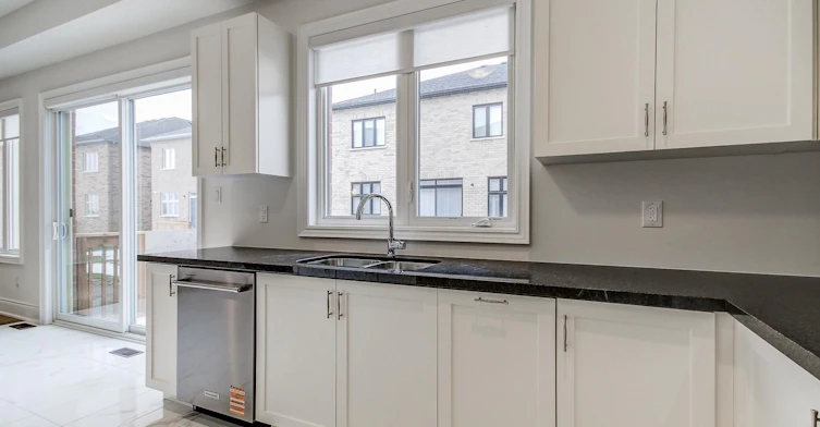 51 Lorrain Hand Crescent, Georgina, ON, L4P 0T2 - 11