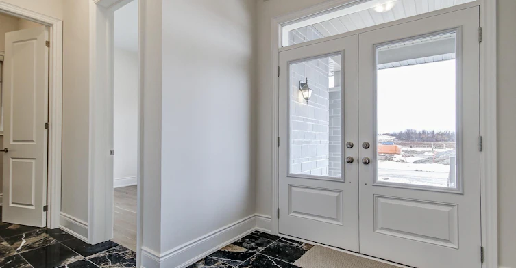 51 Lorrain Hand Crescent, Georgina, ON, L4P 0T2 - 3