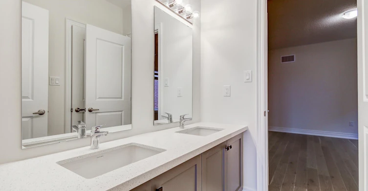 51 Lorrain Hand Crescent, Georgina, ON, L4P 0T2 - 35
