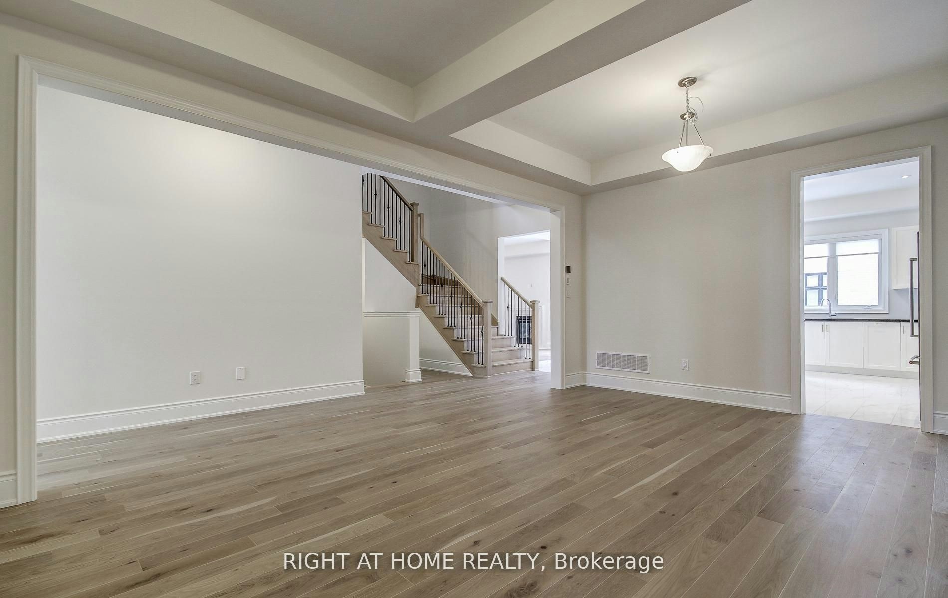51 Lorrain Hand Crescent, Georgina, ON, L4P 0T2 - 8