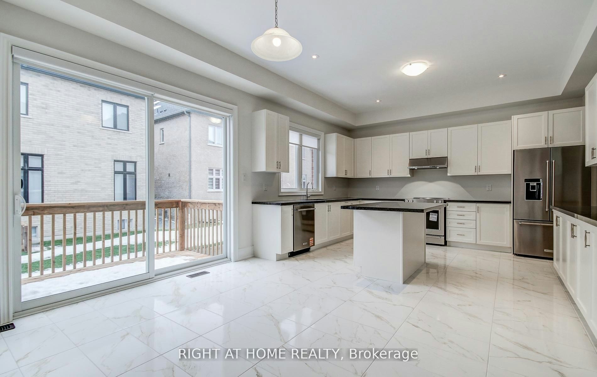 51 Lorrain Hand Crescent, Georgina, ON, L4P 0T2 - 19