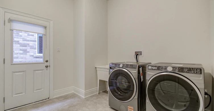 51 Lorrain Hand Crescent, Georgina, ON, L4P 0T2 - 50