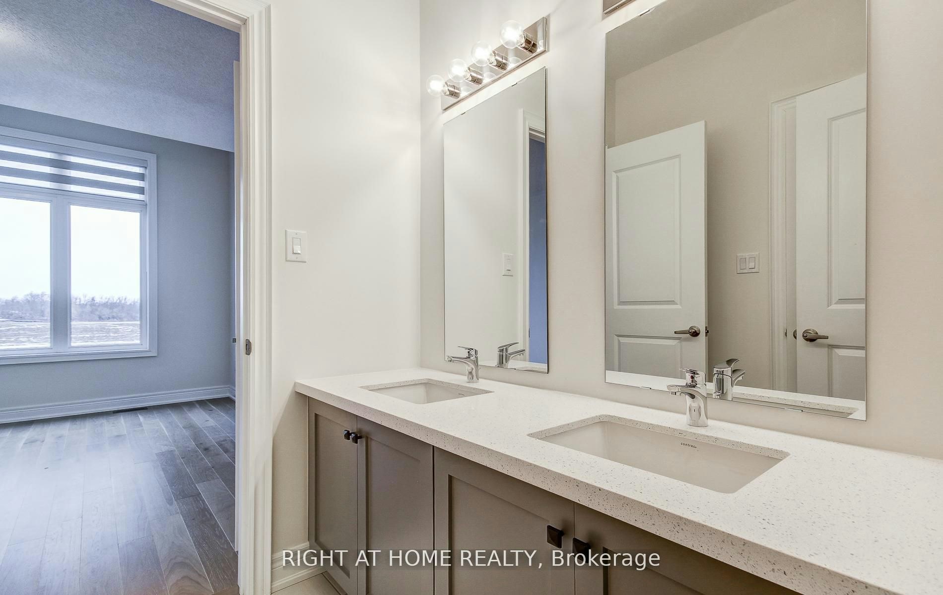 51 Lorrain Hand Crescent, Georgina, ON, L4P 0T2 - 33