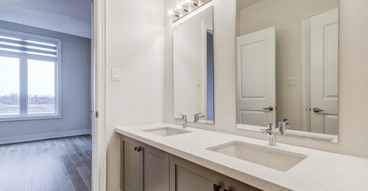51 Lorrain Hand Crescent, Georgina, ON, L4P 0T2 - 33