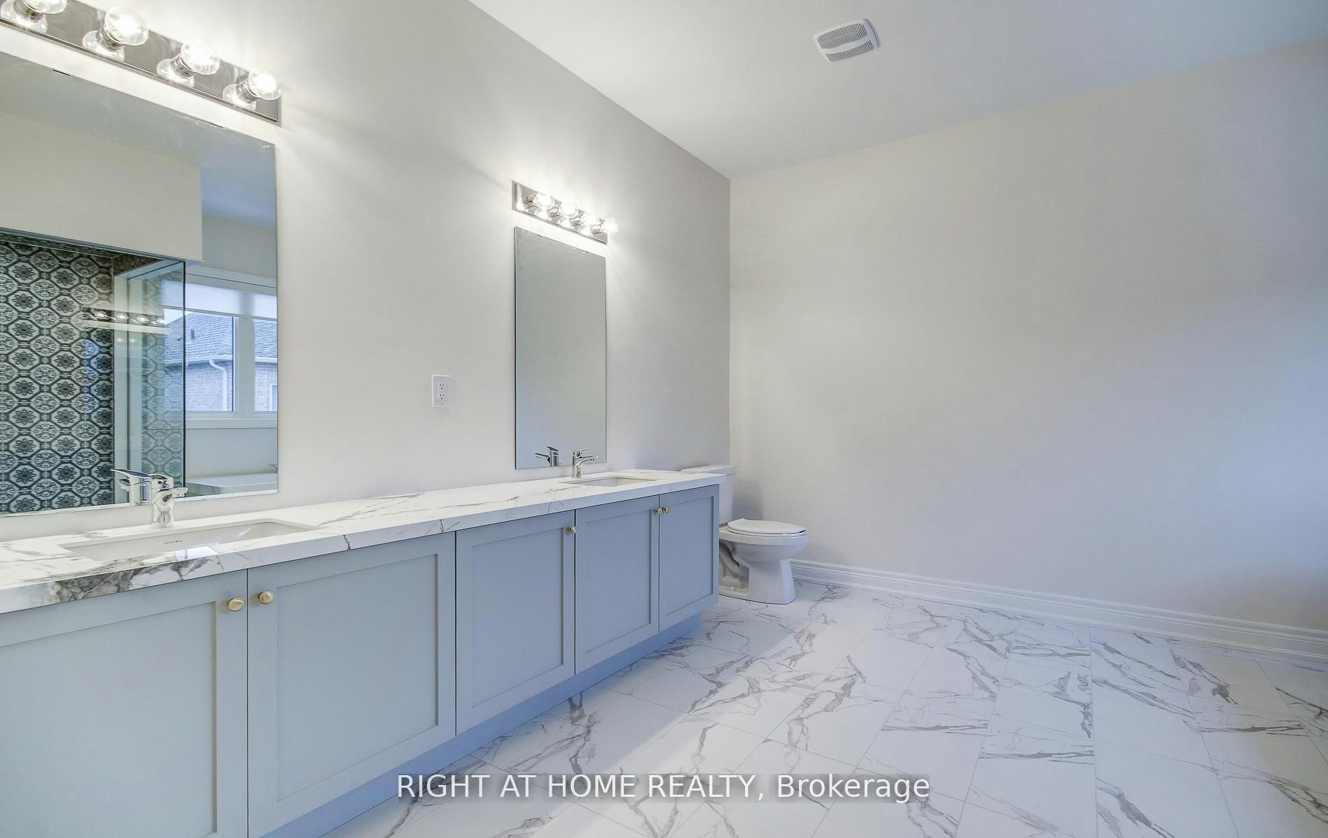 51 Lorrain Hand Crescent, Georgina, ON, L4P 0T2 - 45