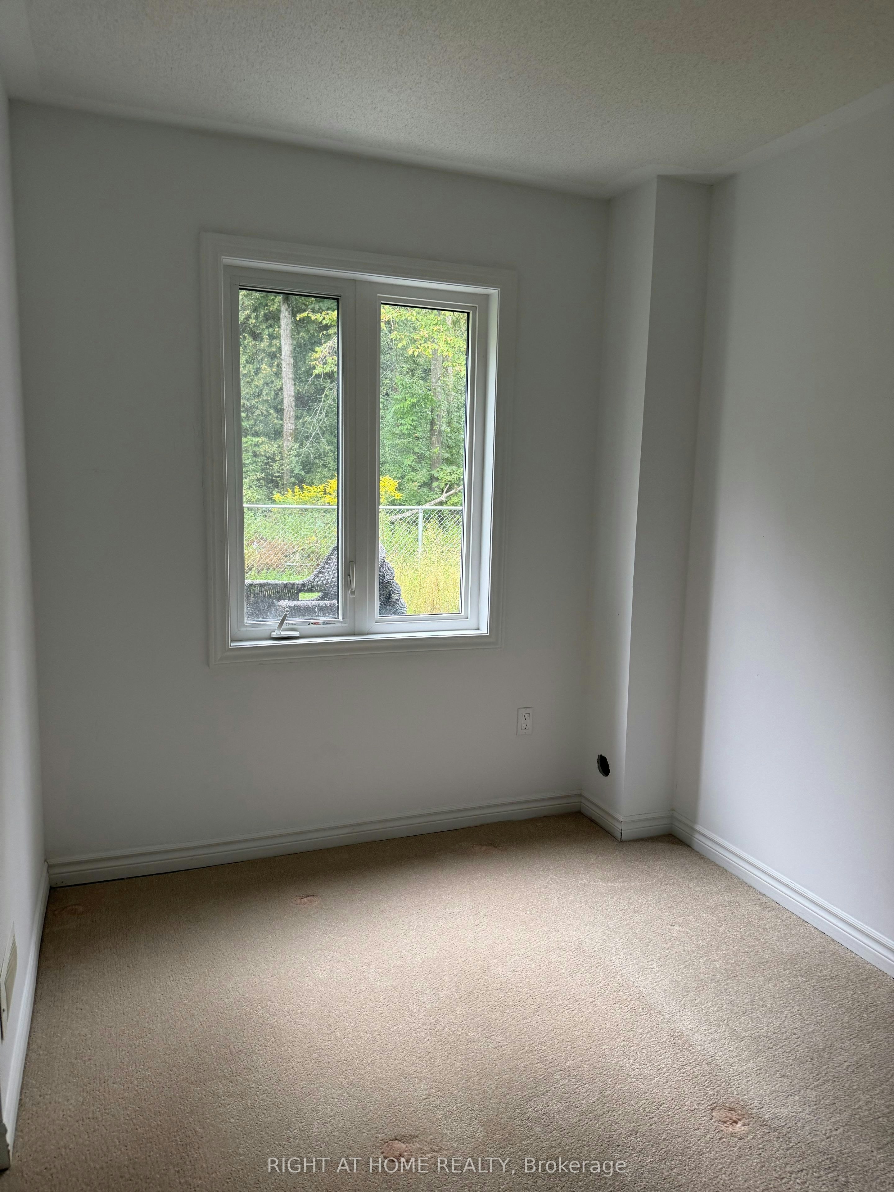 40 Milson Crescent, Essa, ON, L3W 0E1 - 13