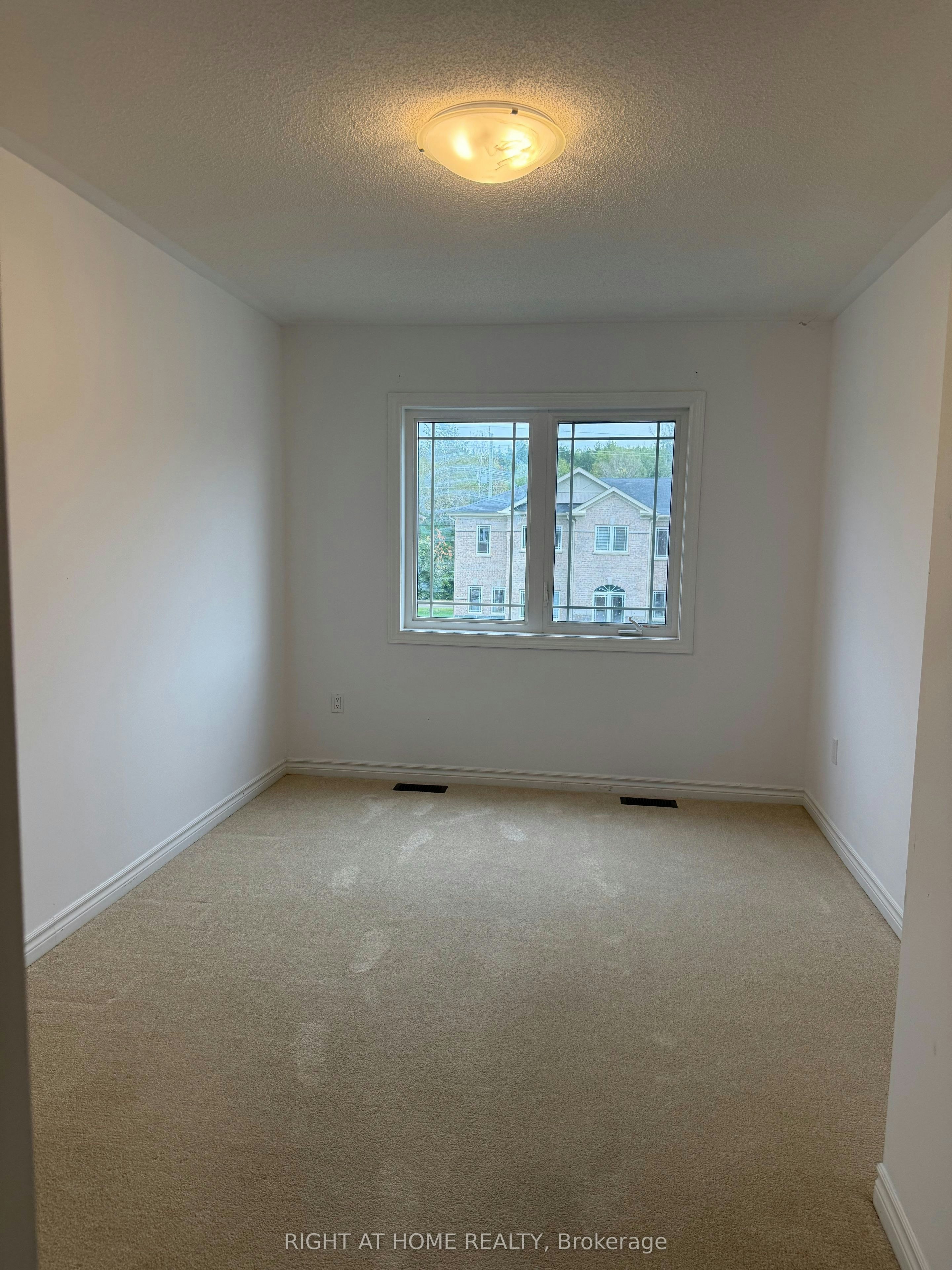 40 Milson Crescent, Essa, ON, L3W 0E1 - 6