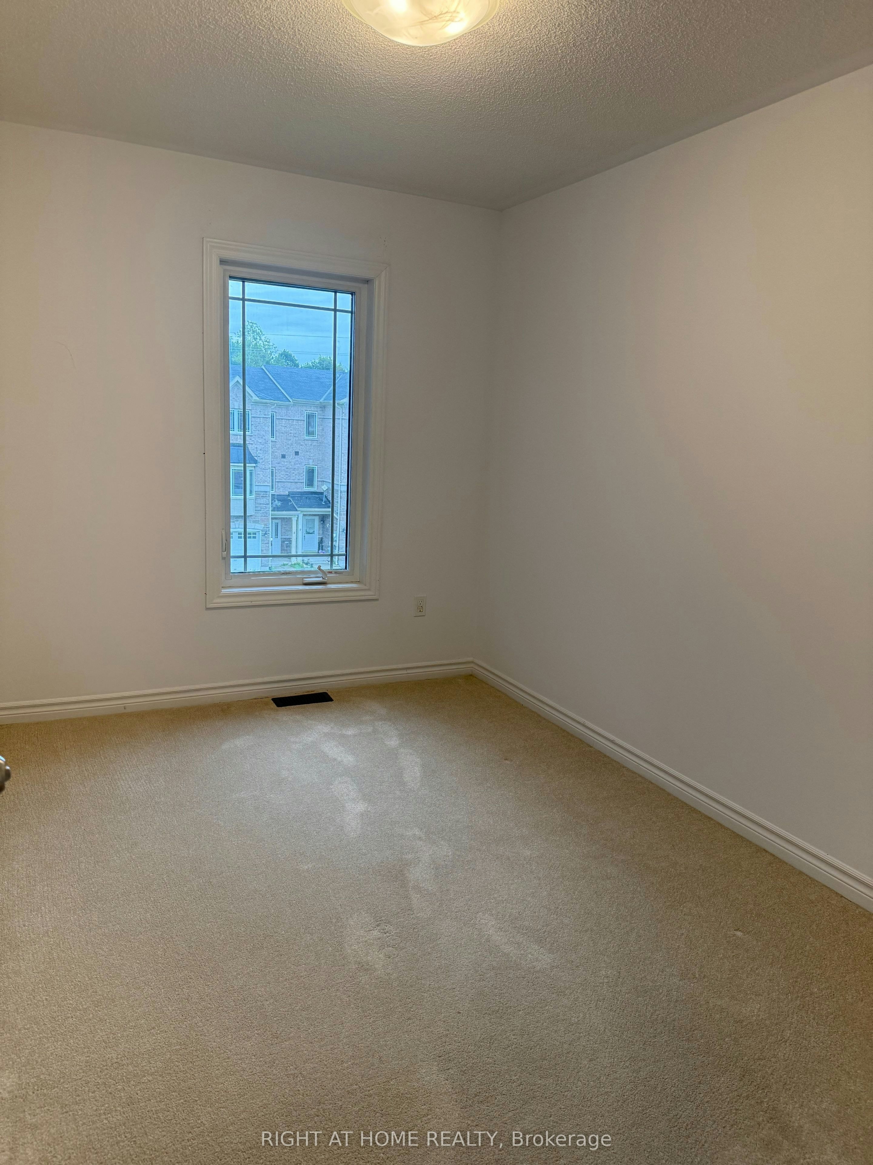 40 Milson Crescent, Essa, ON, L3W 0E1 - 11