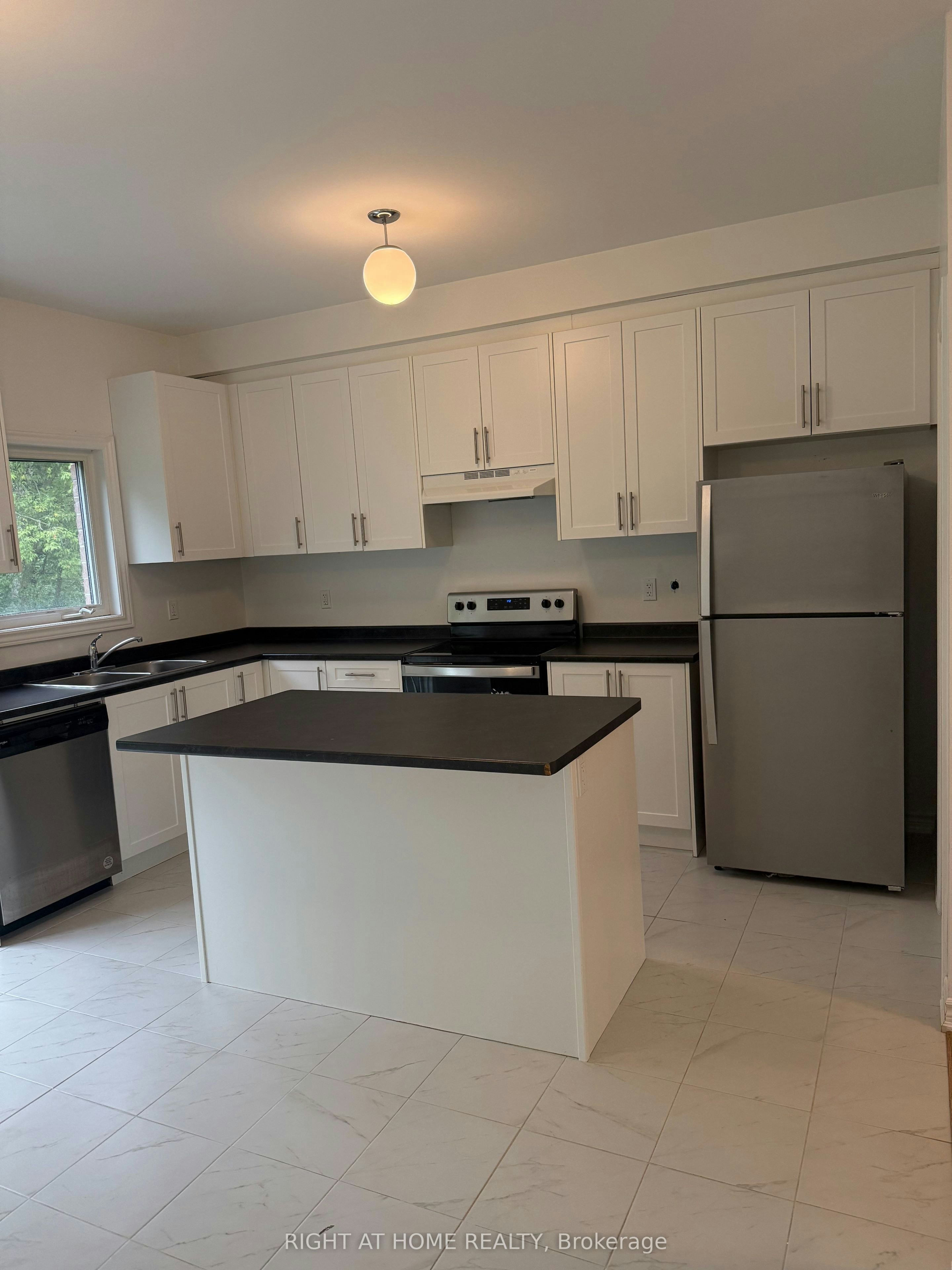 40 Milson Crescent, Essa, ON, L3W 0E1 - 4